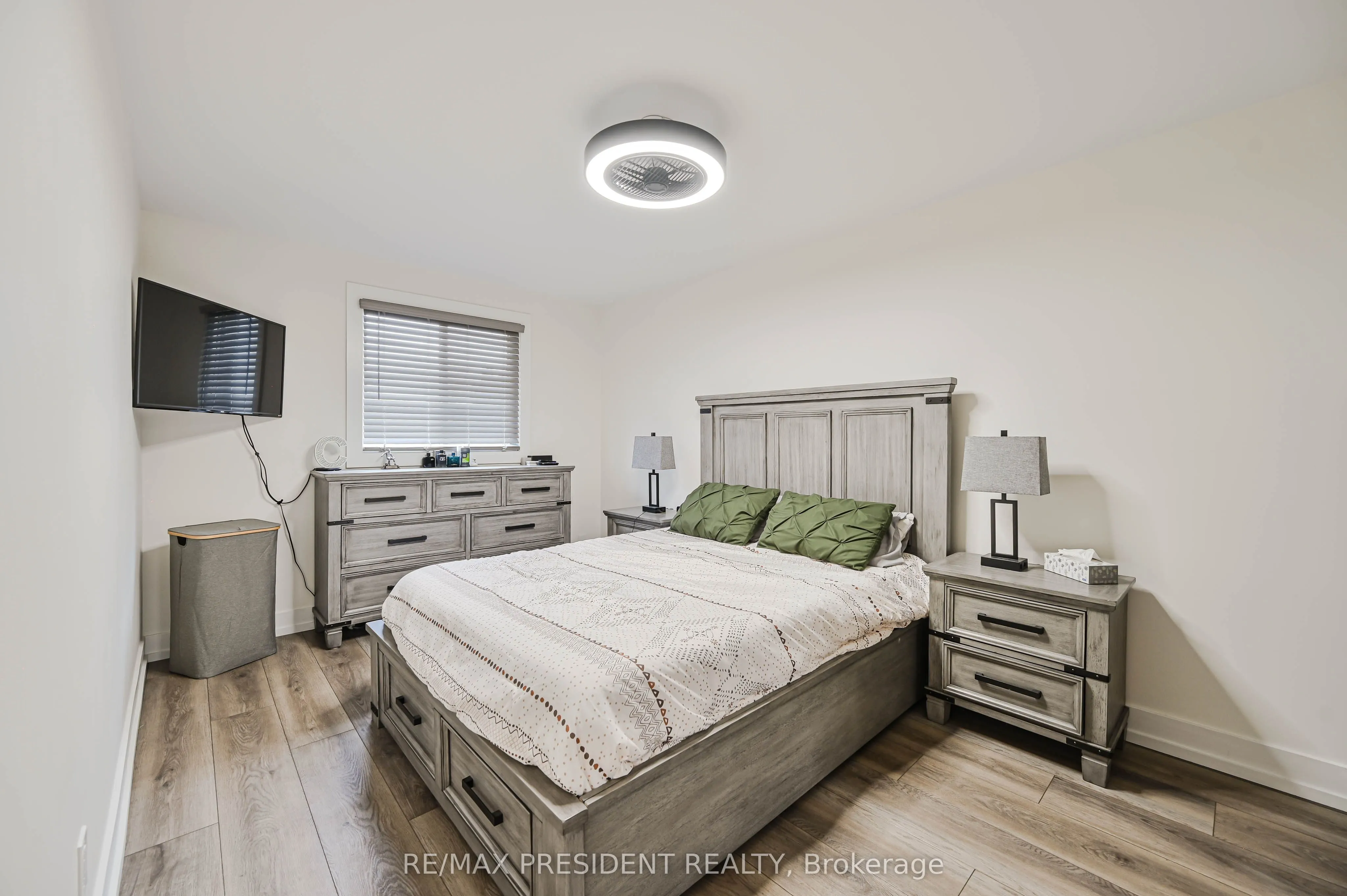 237 Baronwood Crescent, #237