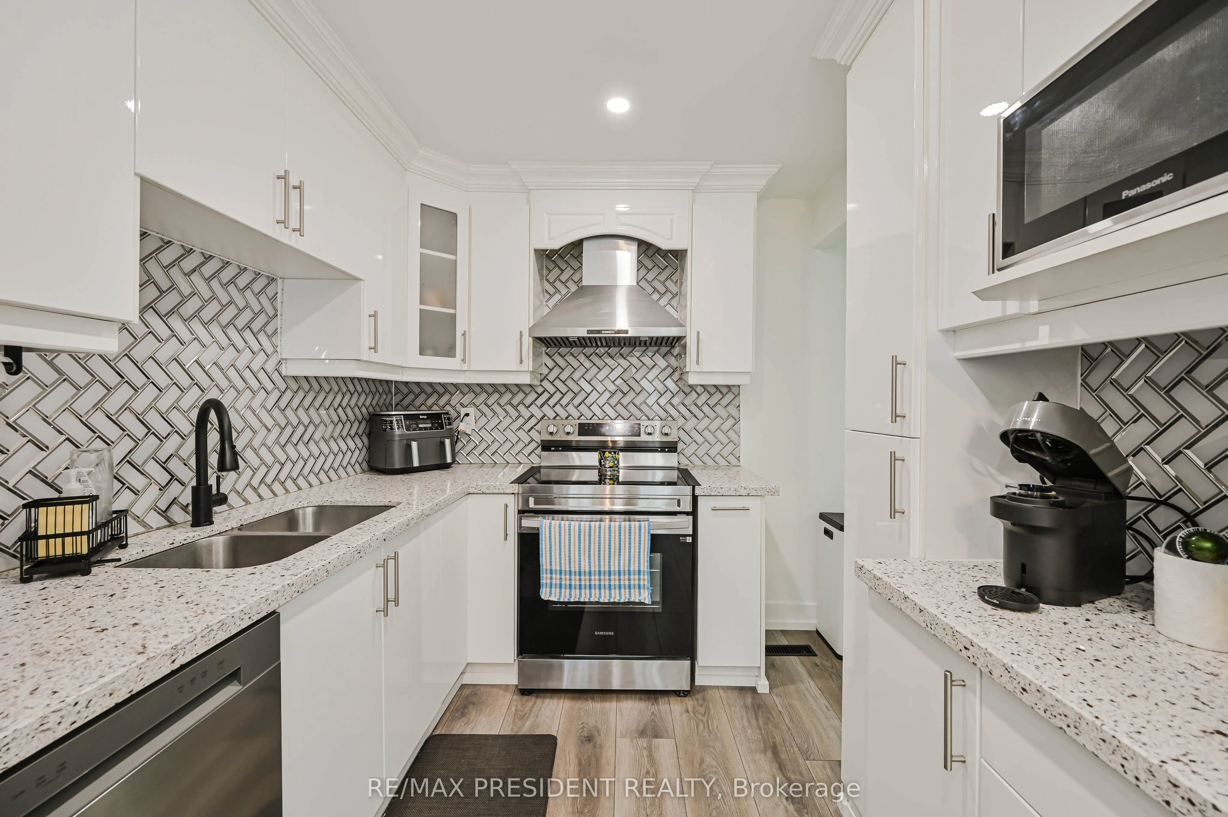 237 Baronwood Crescent, #237