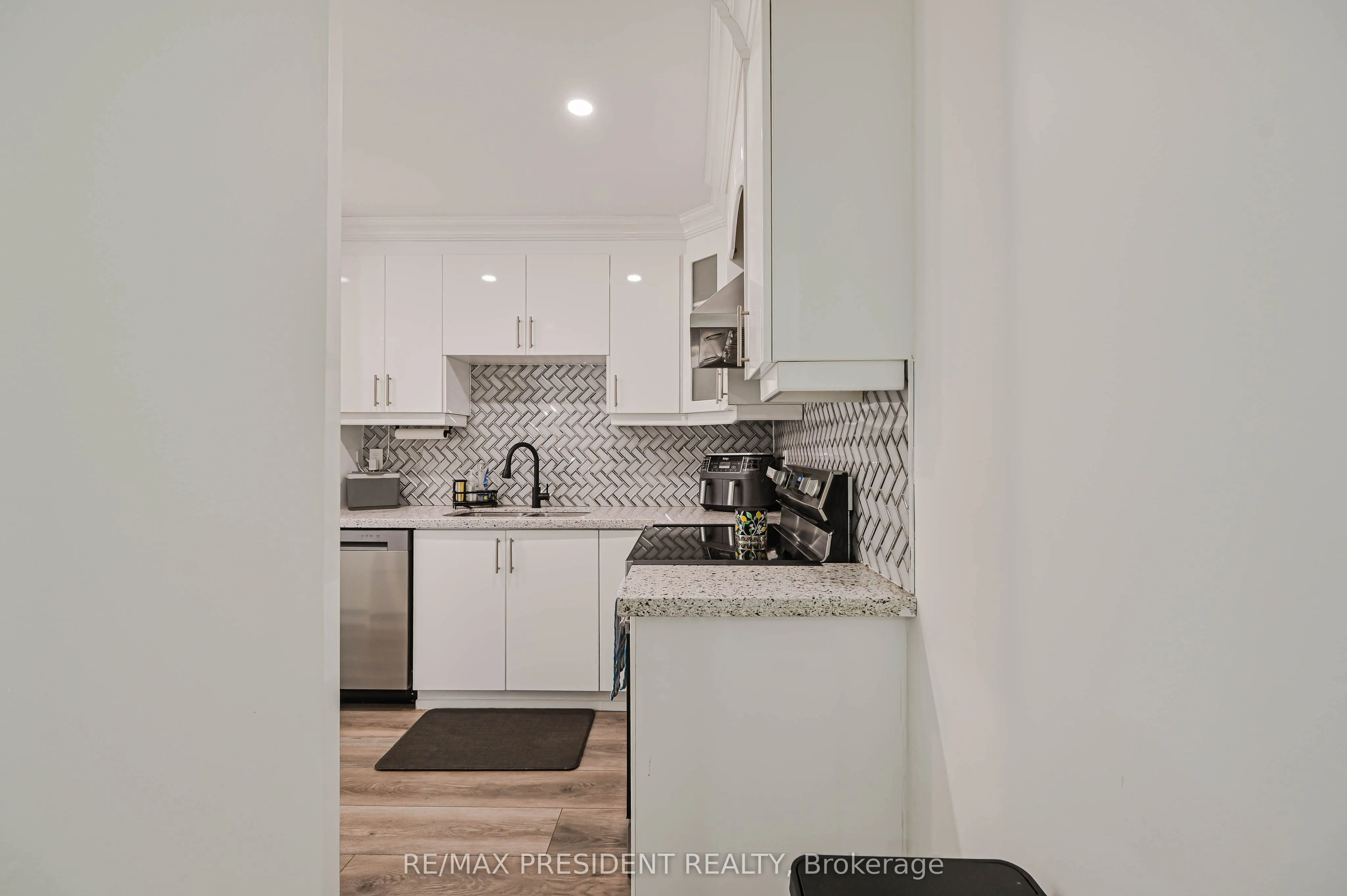 237 Baronwood Crescent, #237