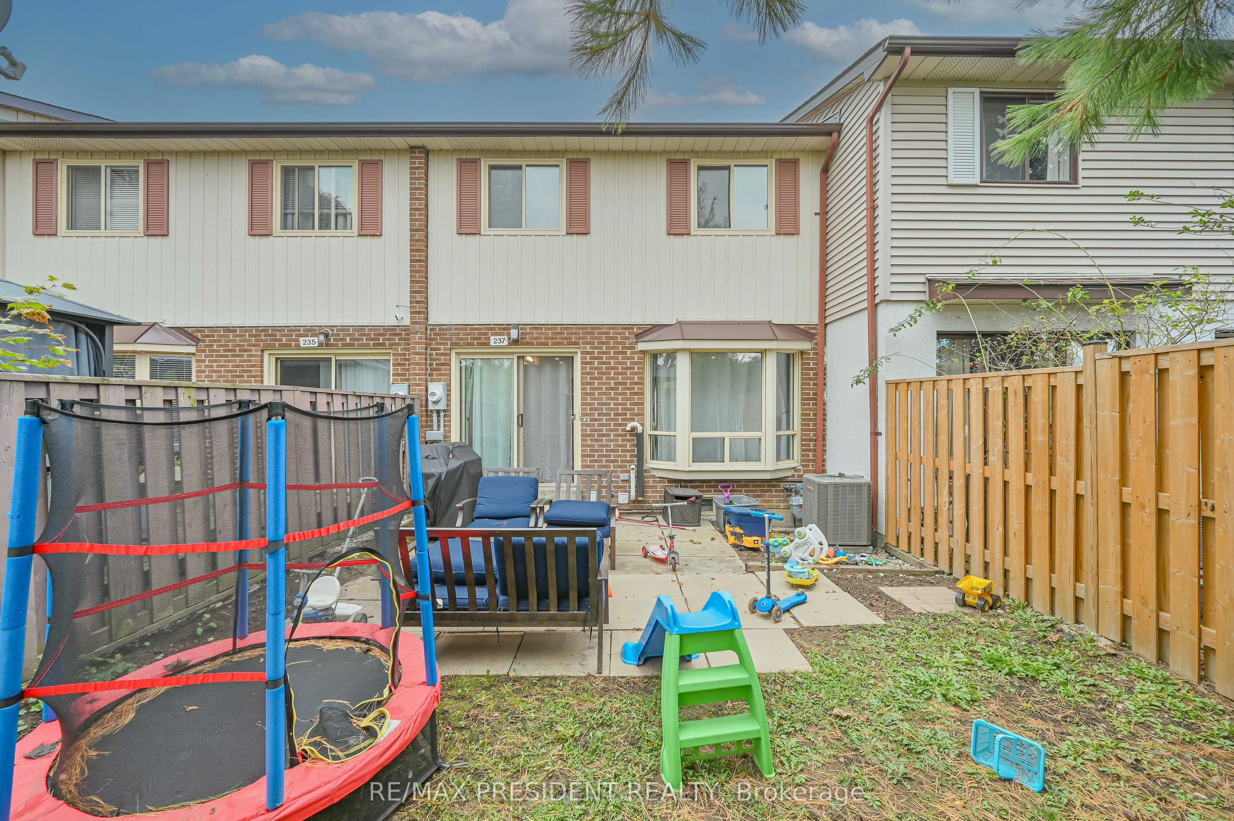 237 Baronwood Crescent, #237