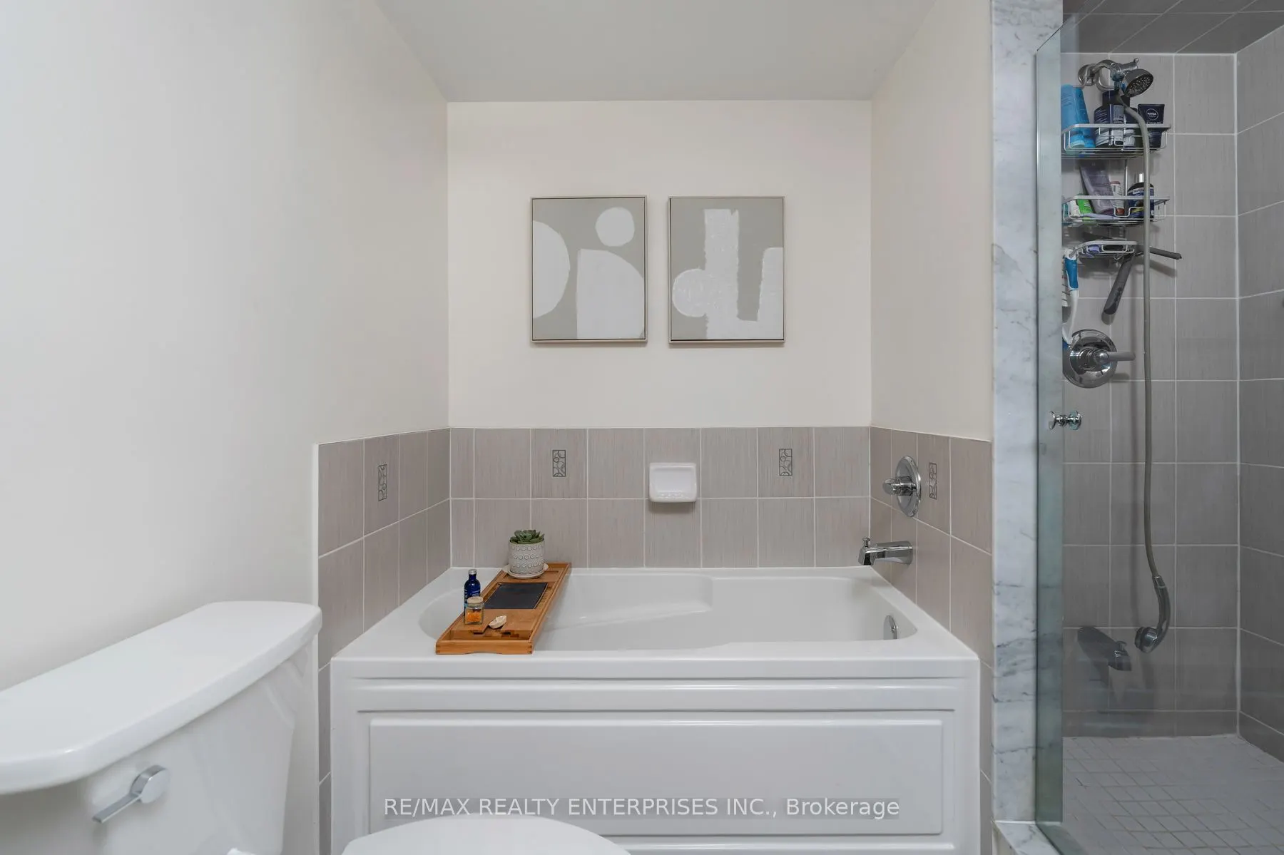 2420 Baronwood Drive, #7-01