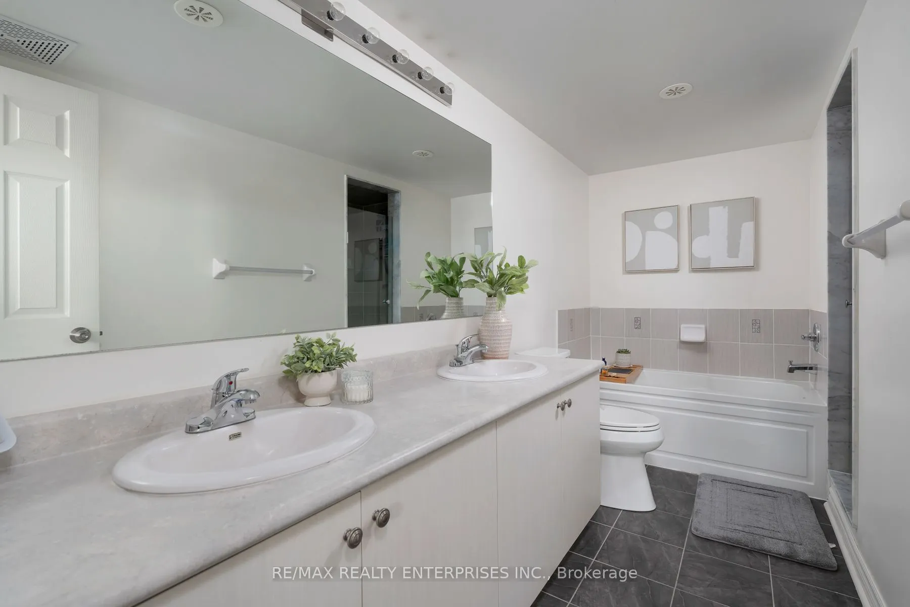 2420 Baronwood Drive, #7-01