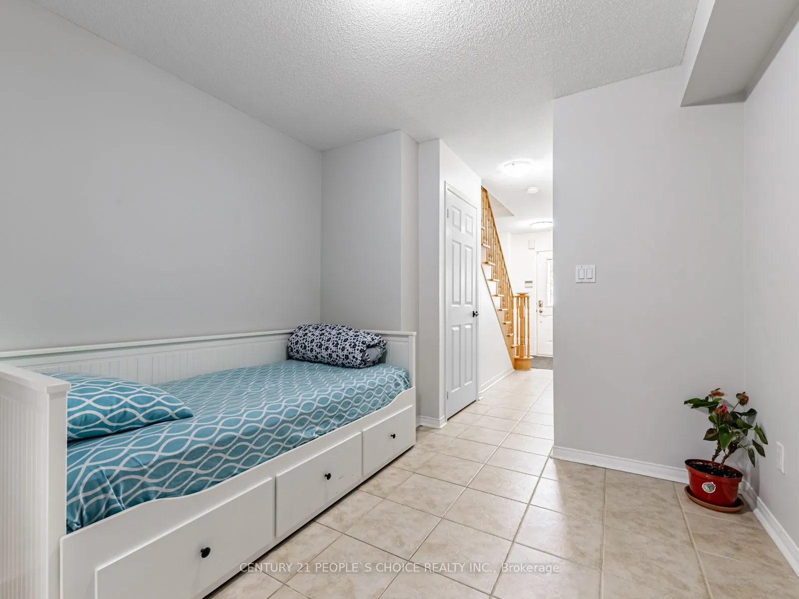 27 West Dean Park Drive, #5