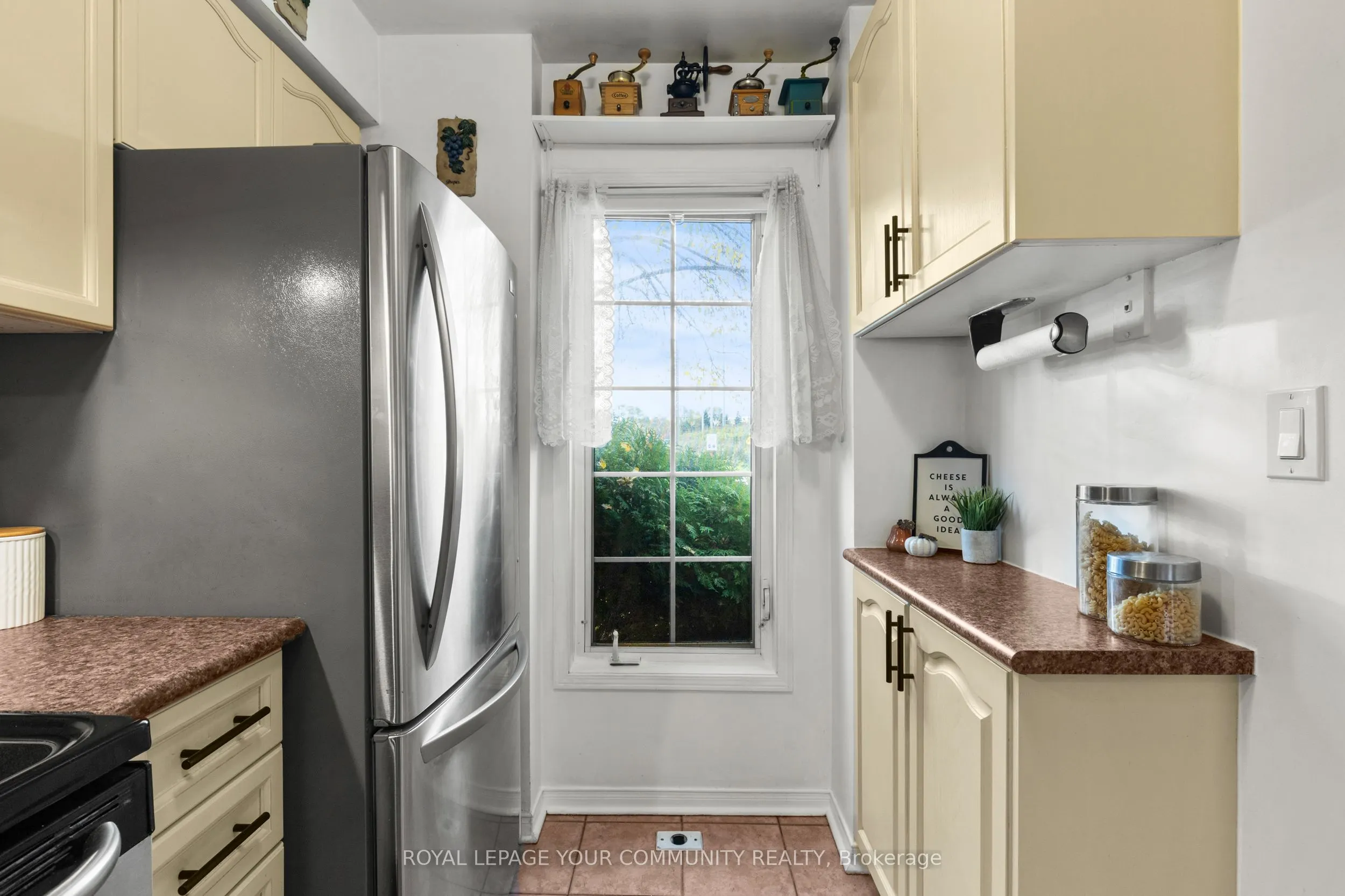 210 Manitoba Street, #11