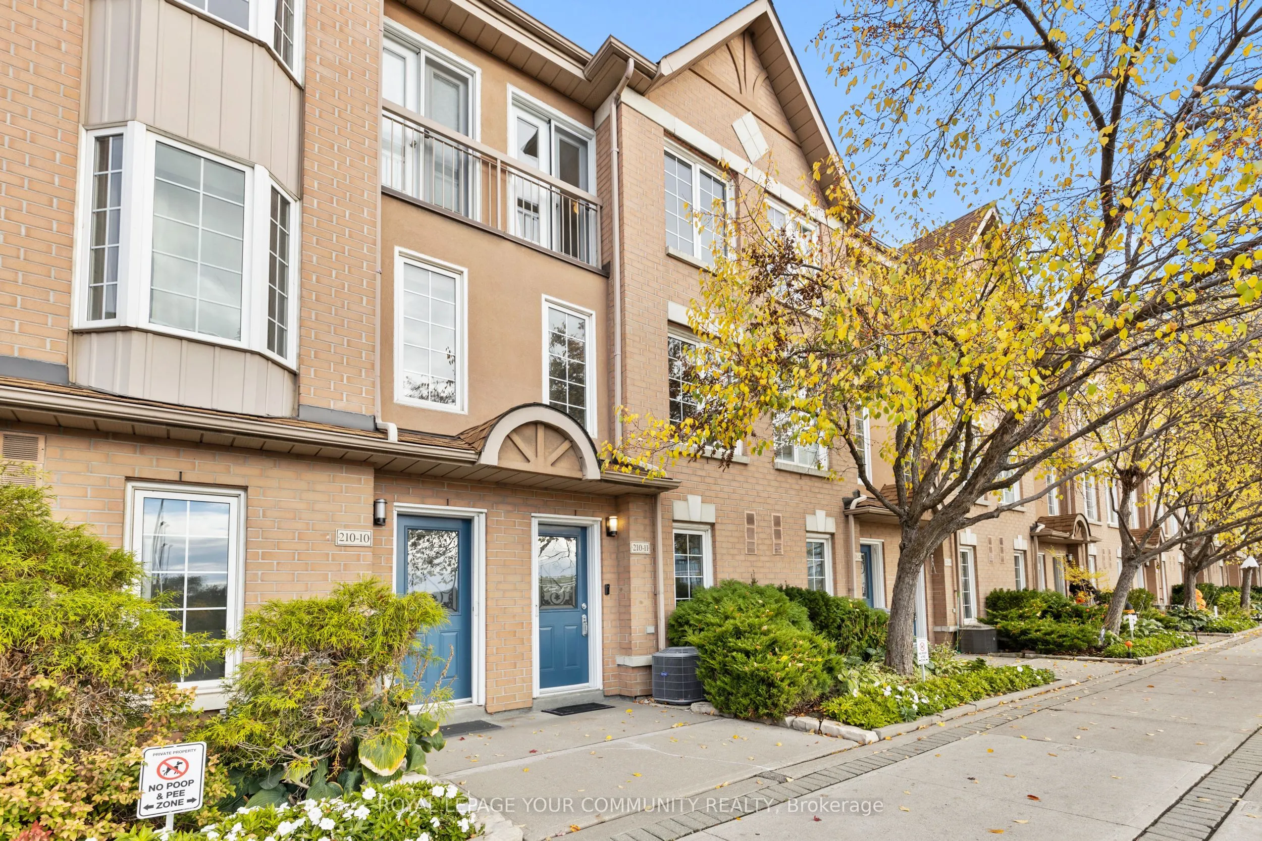 210 Manitoba Street, #11