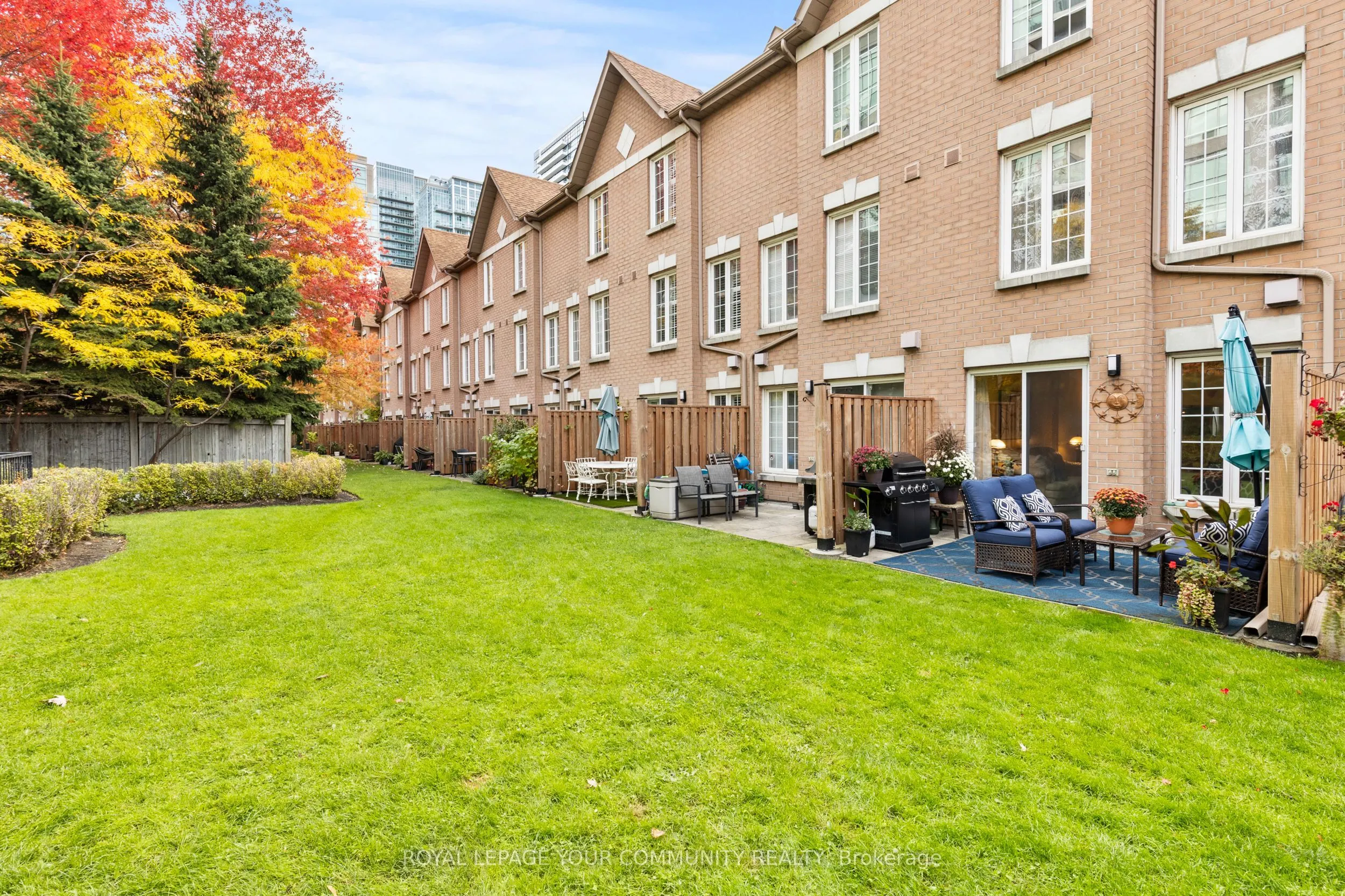 210 Manitoba Street, #11