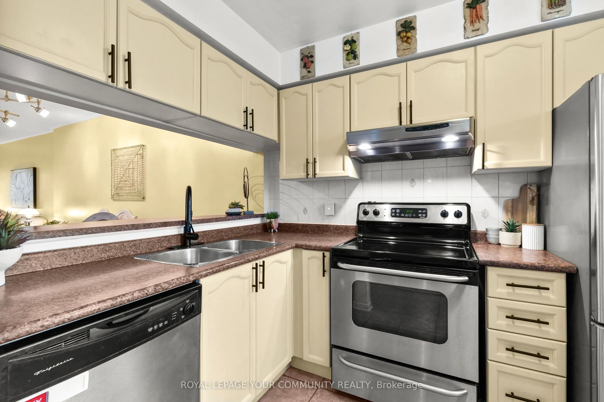 210 Manitoba Street, #11