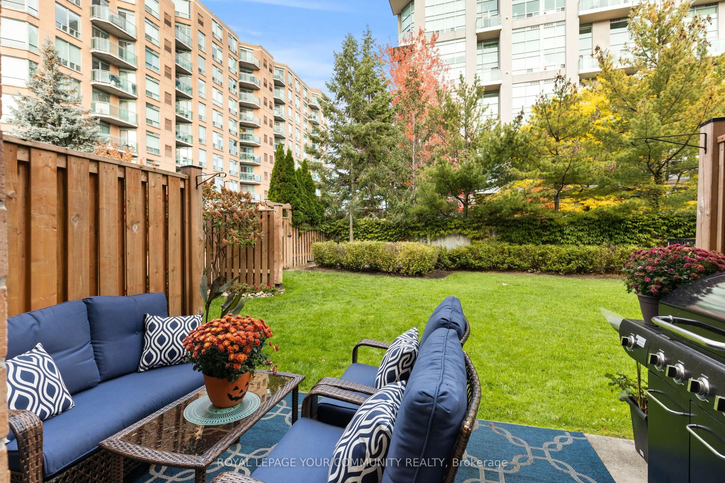 210 Manitoba Street, #11