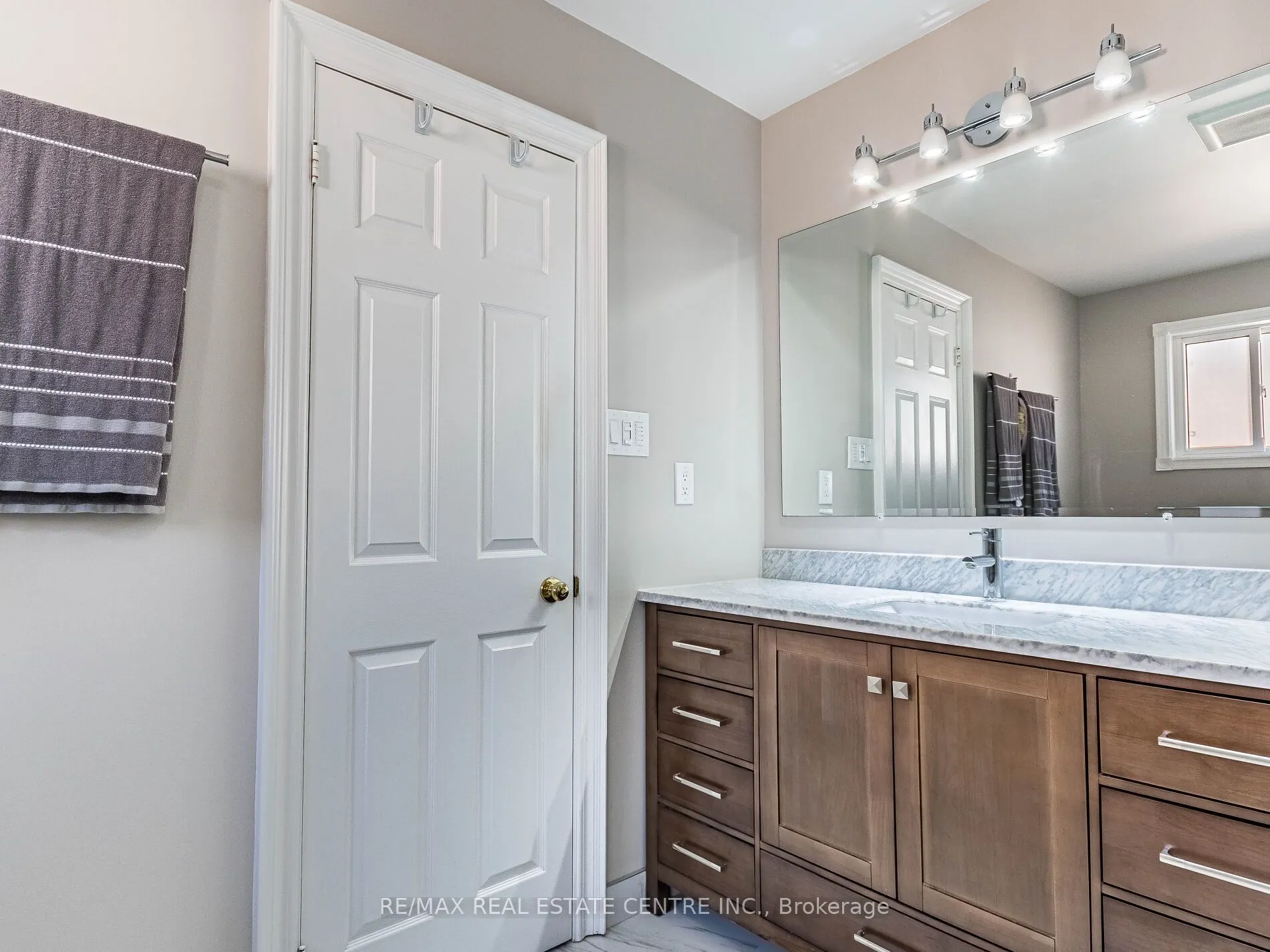 6439 Osprey Boulevard