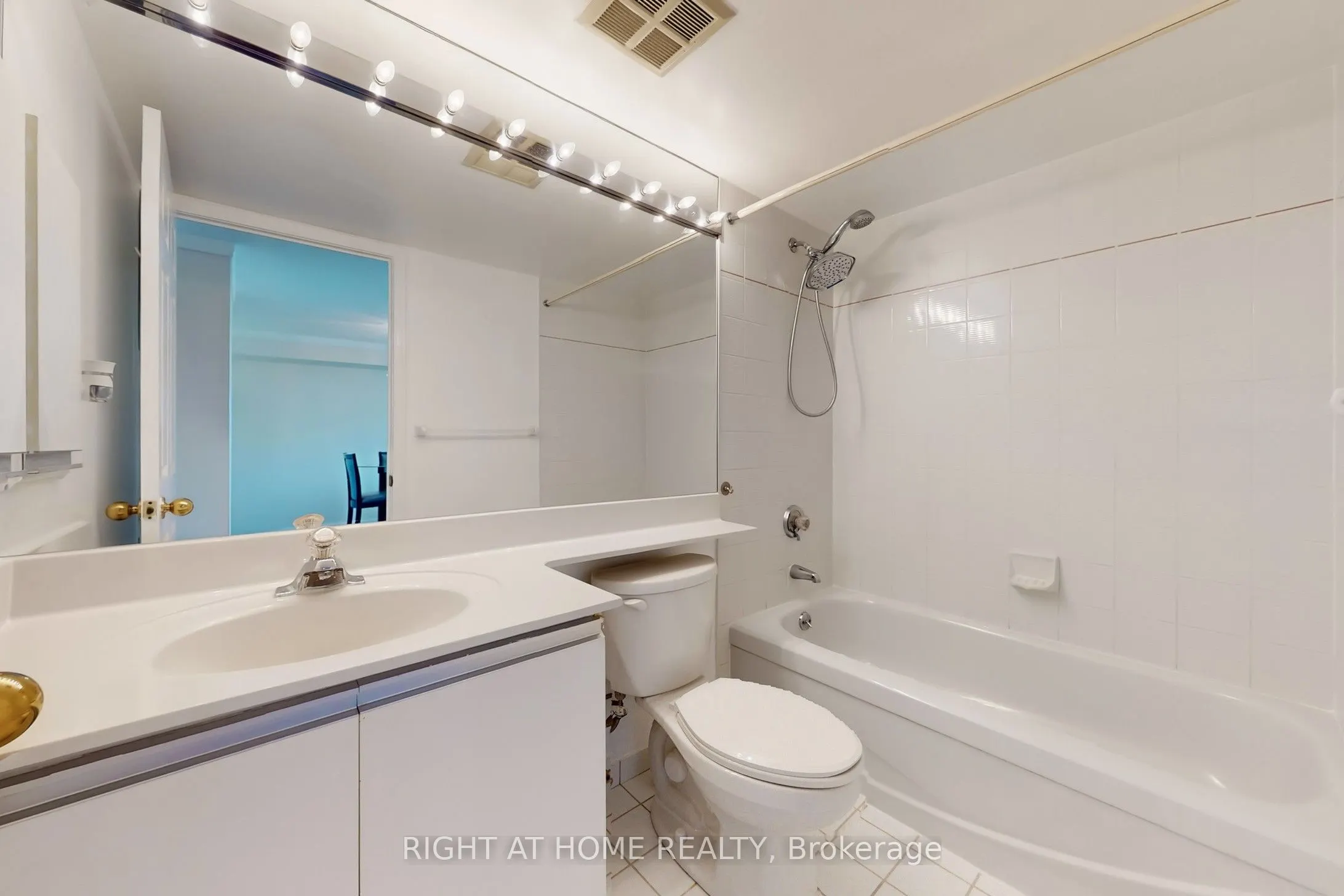 22 Hanover Road, #2206