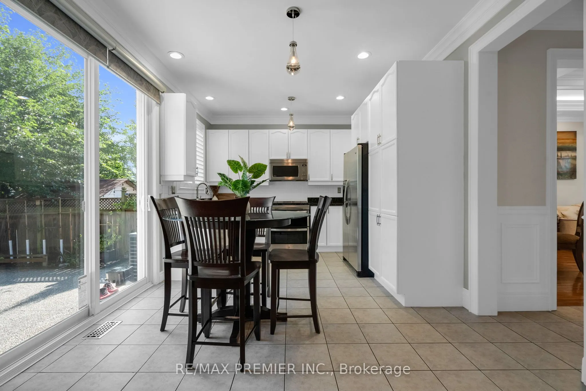 920 McDuffe Crescent