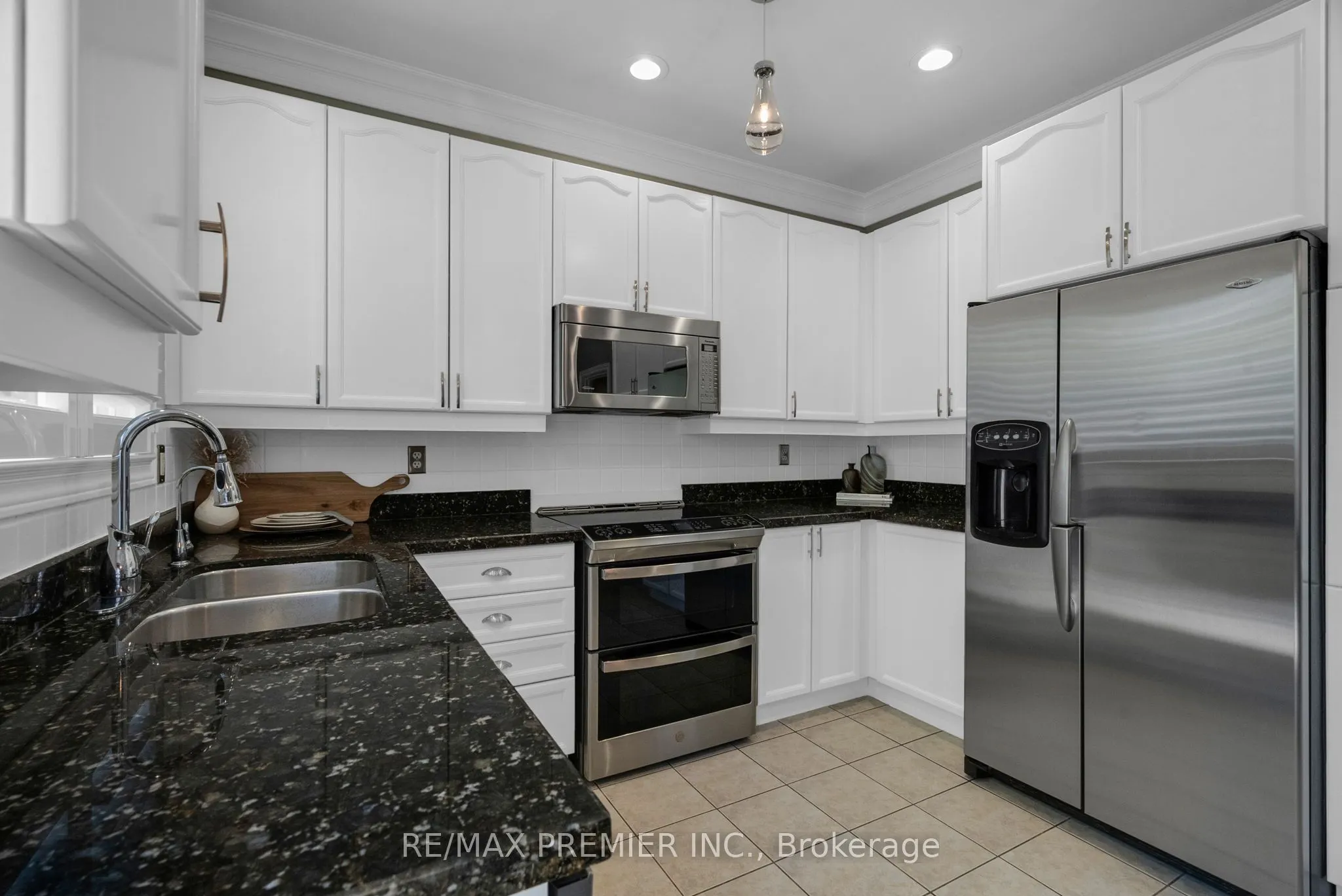 920 McDuffe Crescent