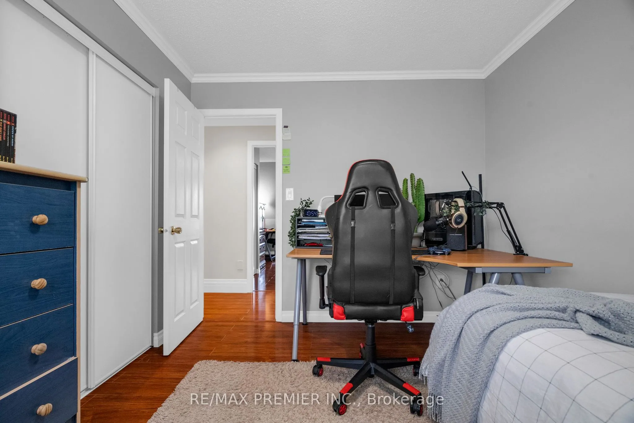 920 McDuffe Crescent