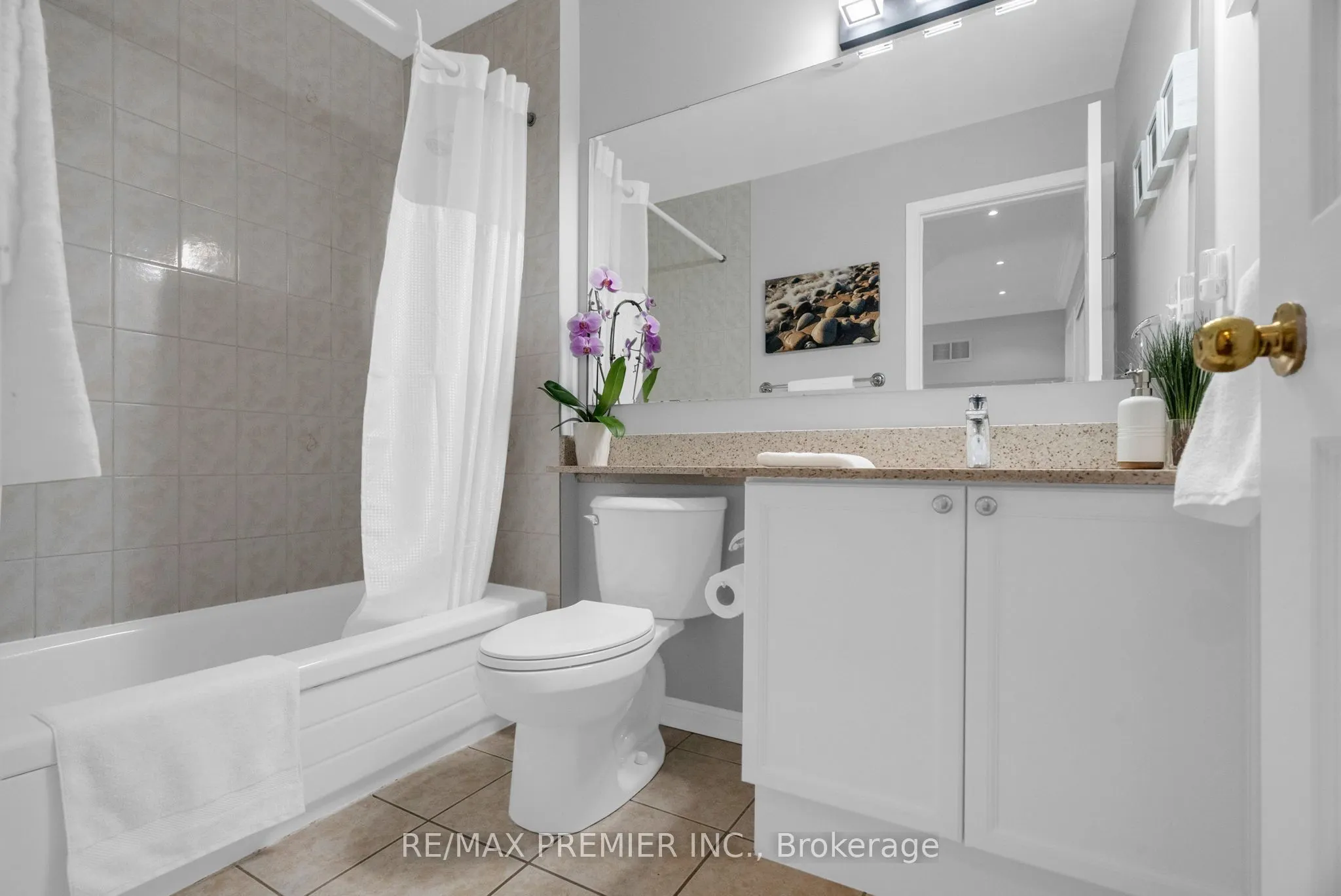 920 McDuffe Crescent