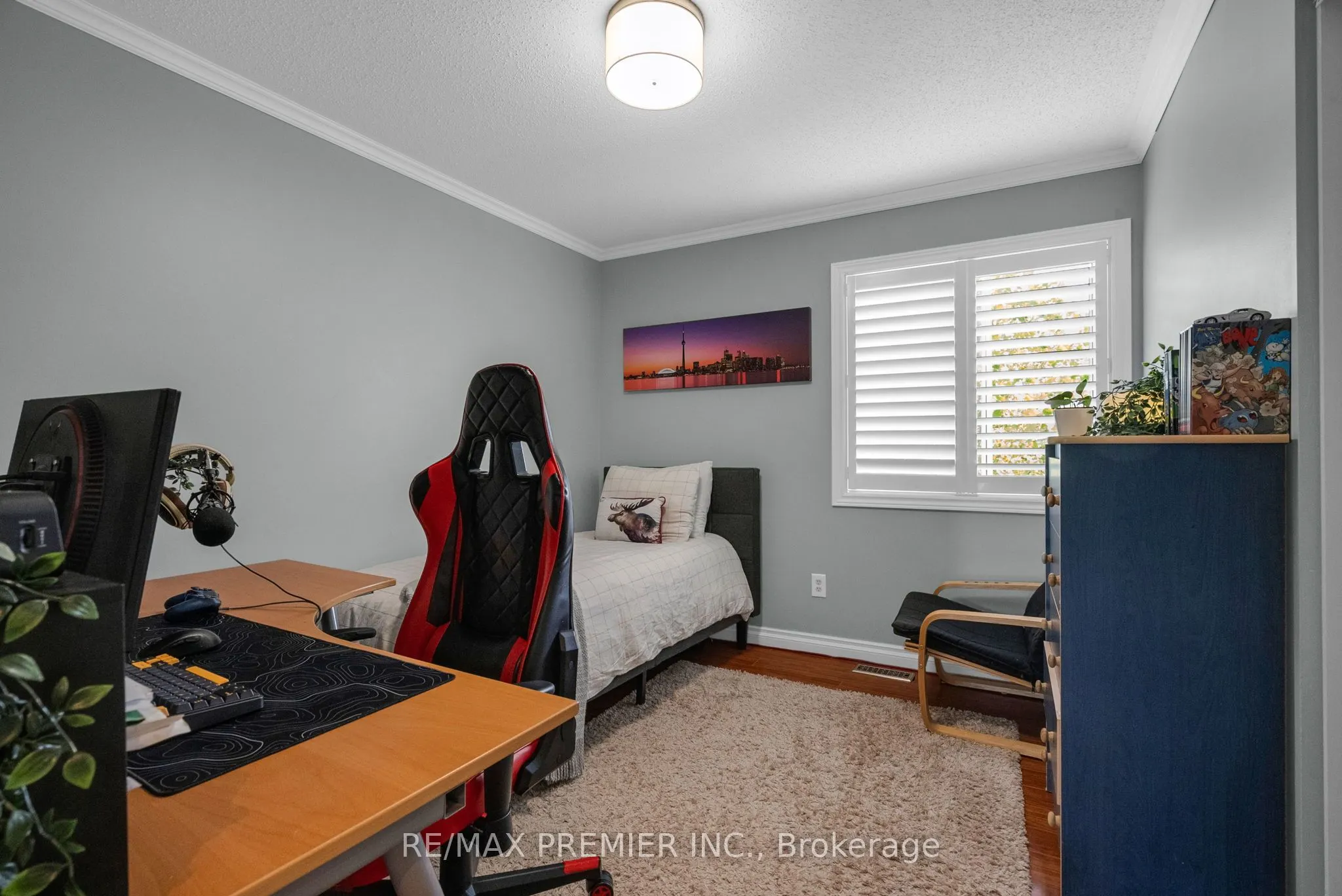 920 McDuffe Crescent