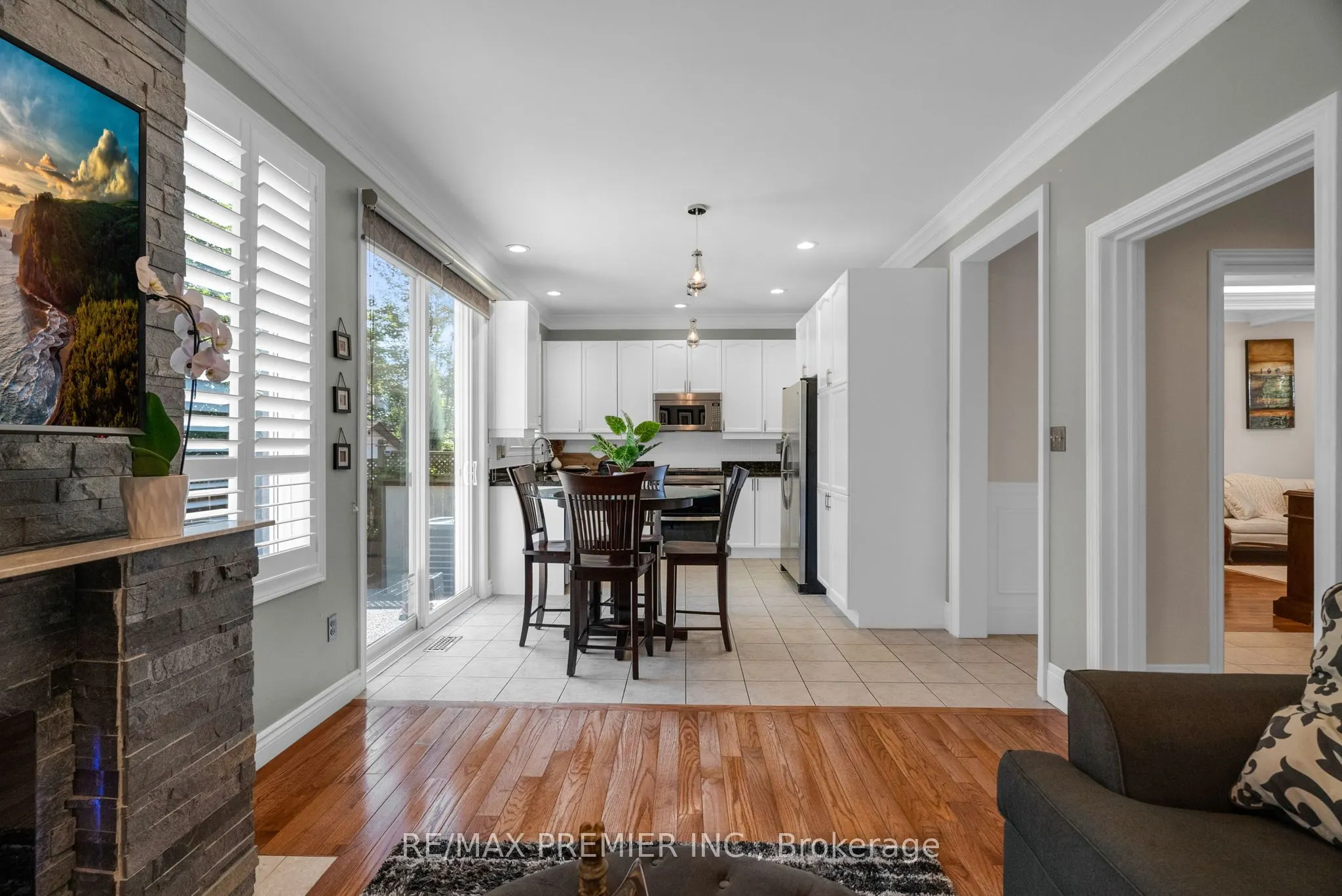 920 McDuffe Crescent