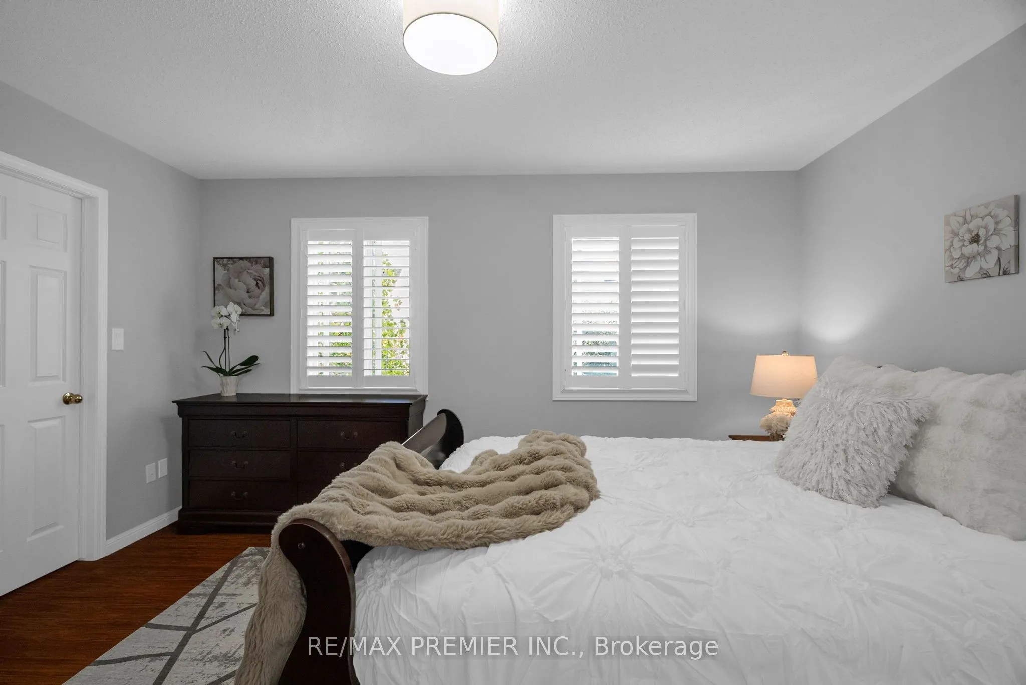 920 McDuffe Crescent