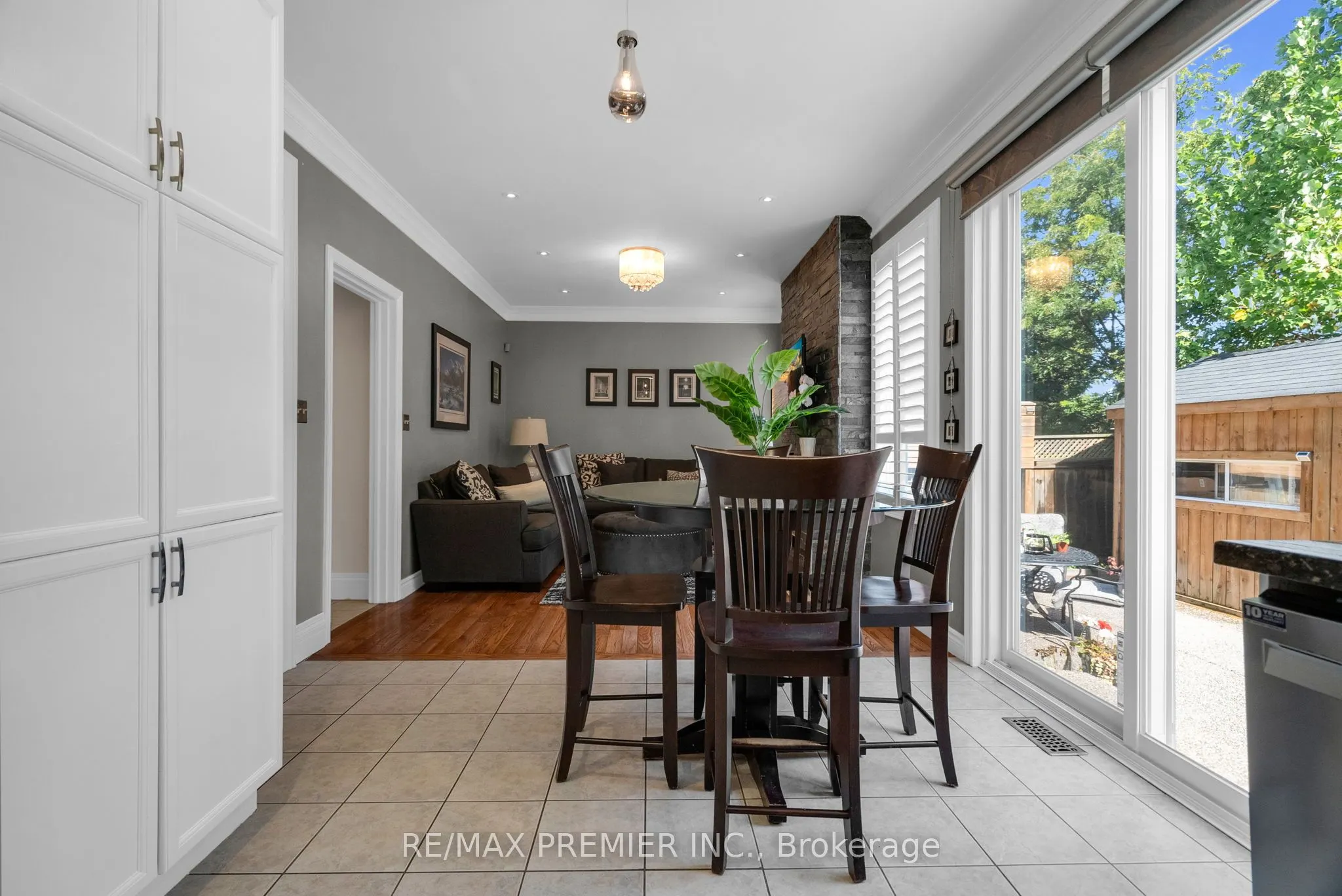 920 McDuffe Crescent