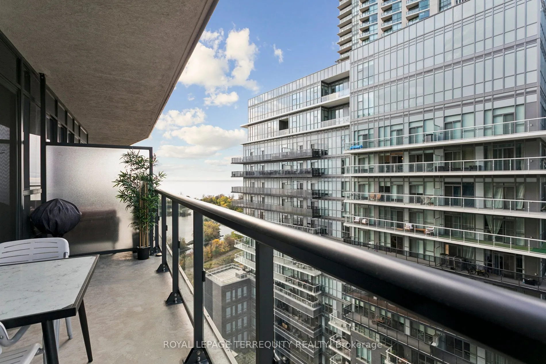 39 Annie Craig Drive, #1402