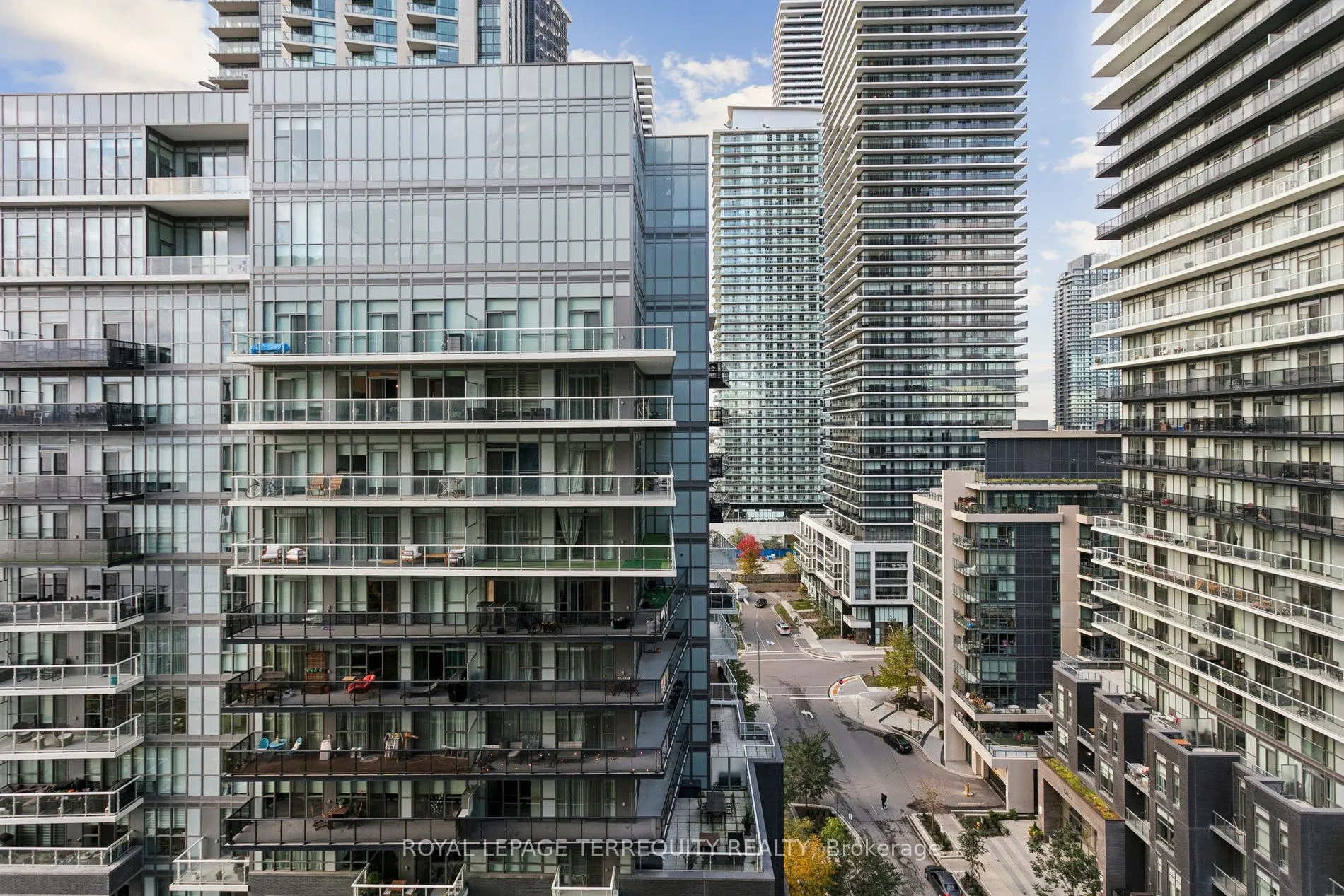 39 Annie Craig Drive, #1402