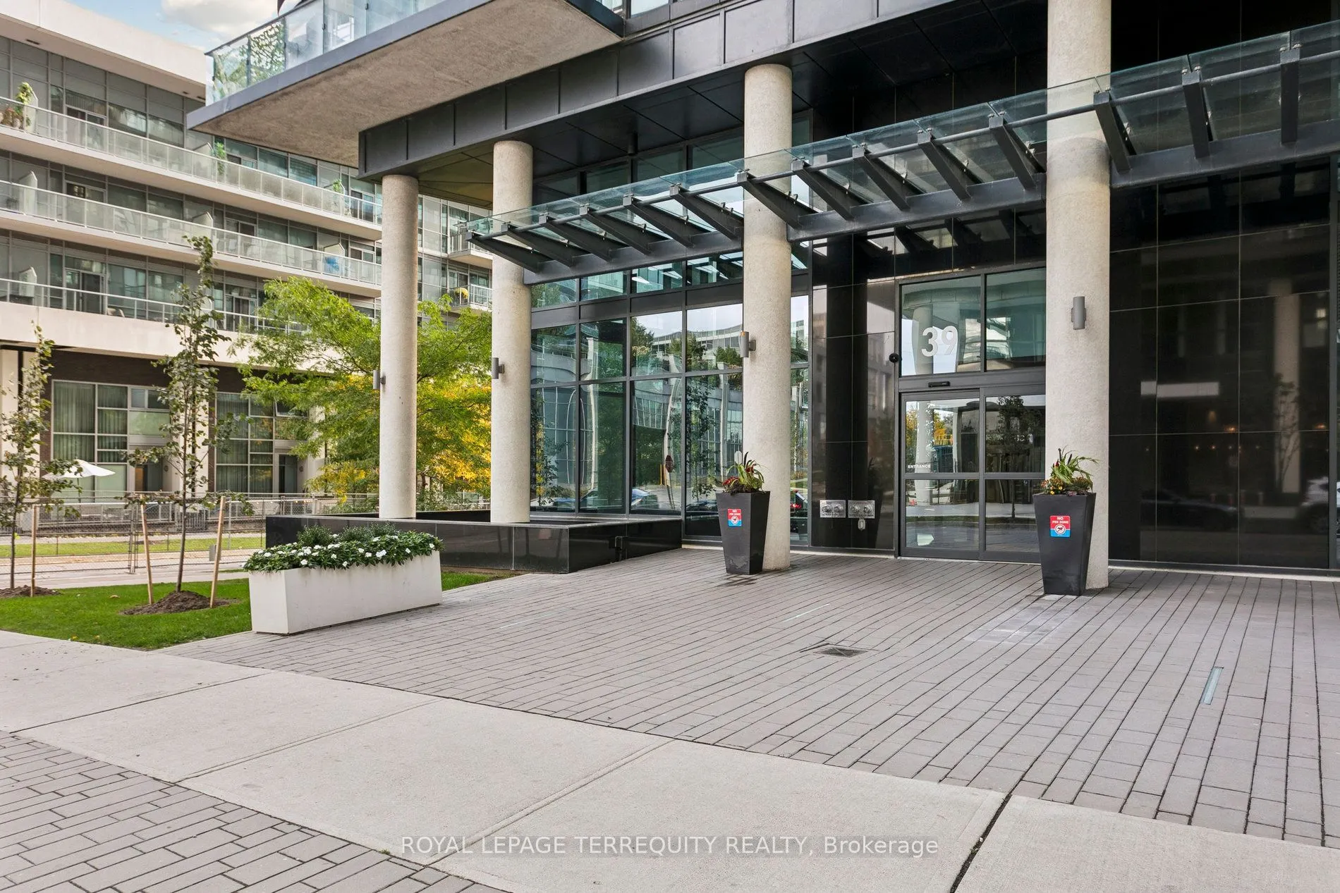 39 Annie Craig Drive, #1402