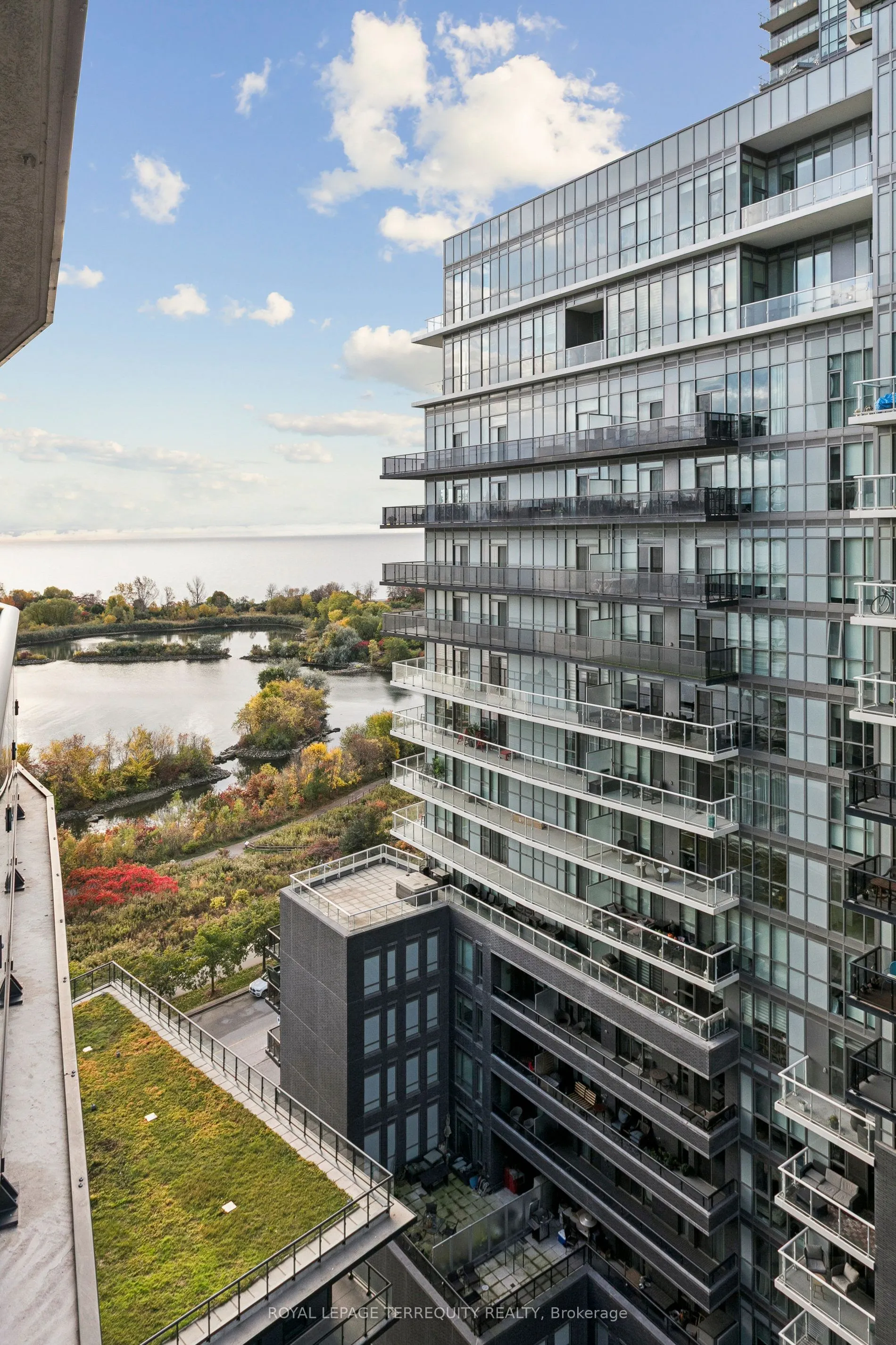 39 Annie Craig Drive, #1402