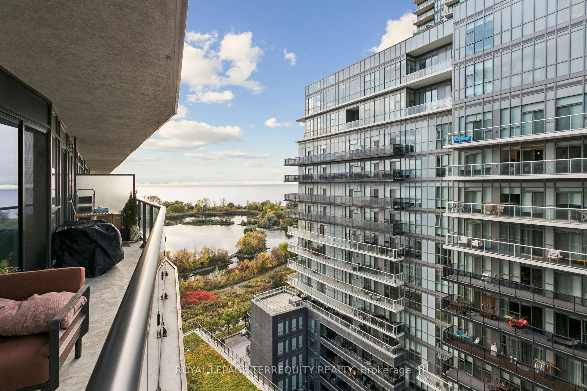 39 Annie Craig Drive, #1402