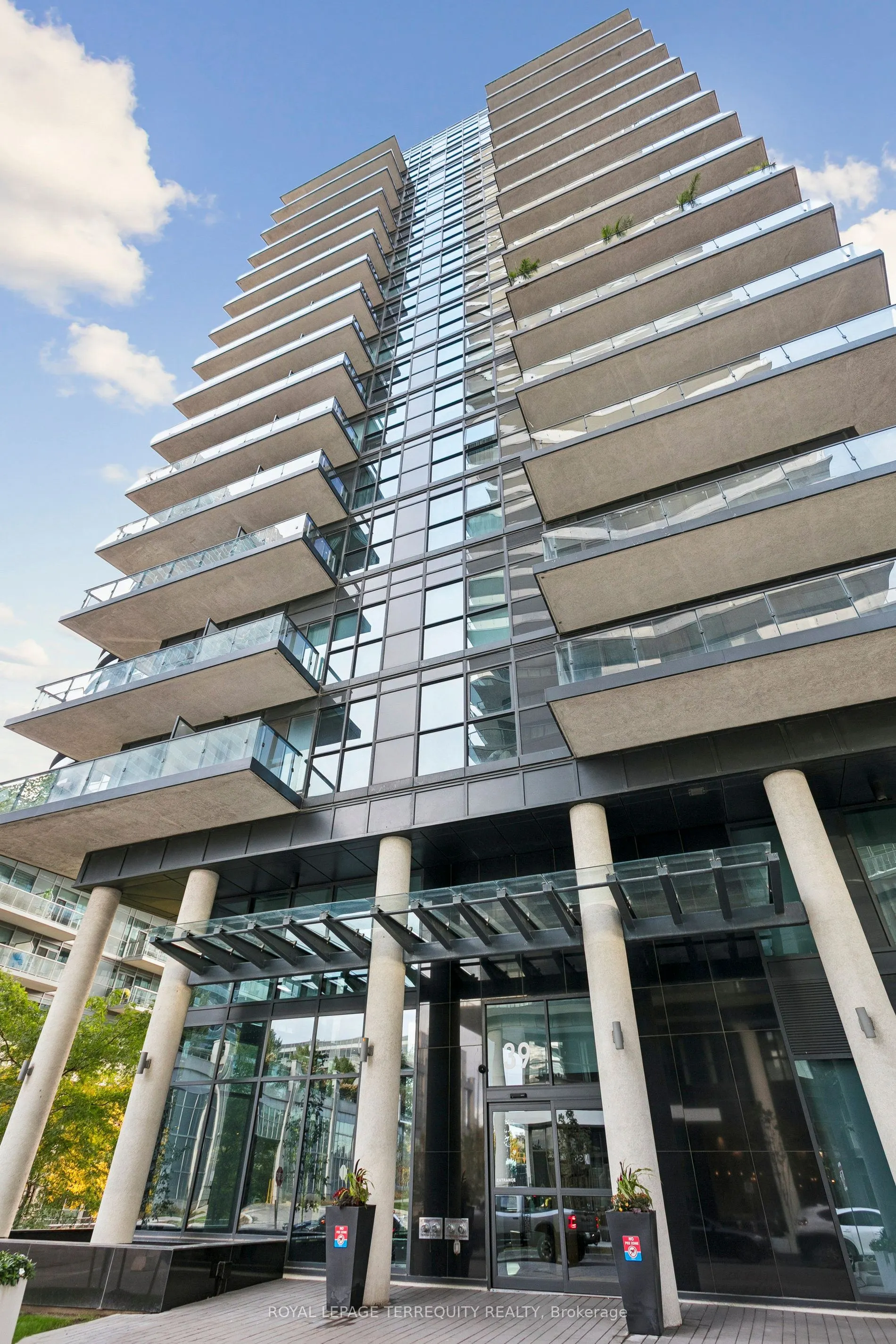 39 Annie Craig Drive, #1402