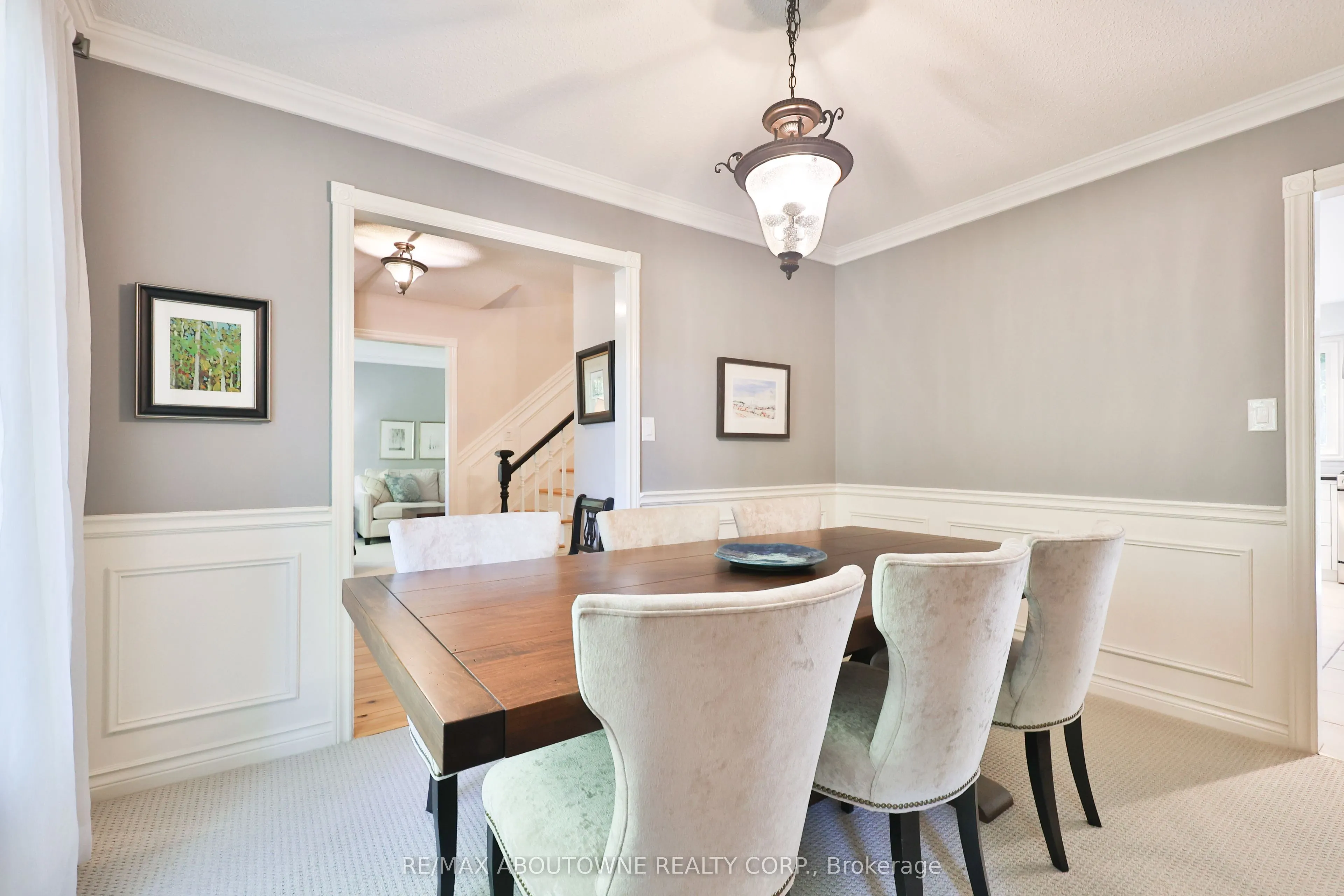 206 Rossmore Boulevard