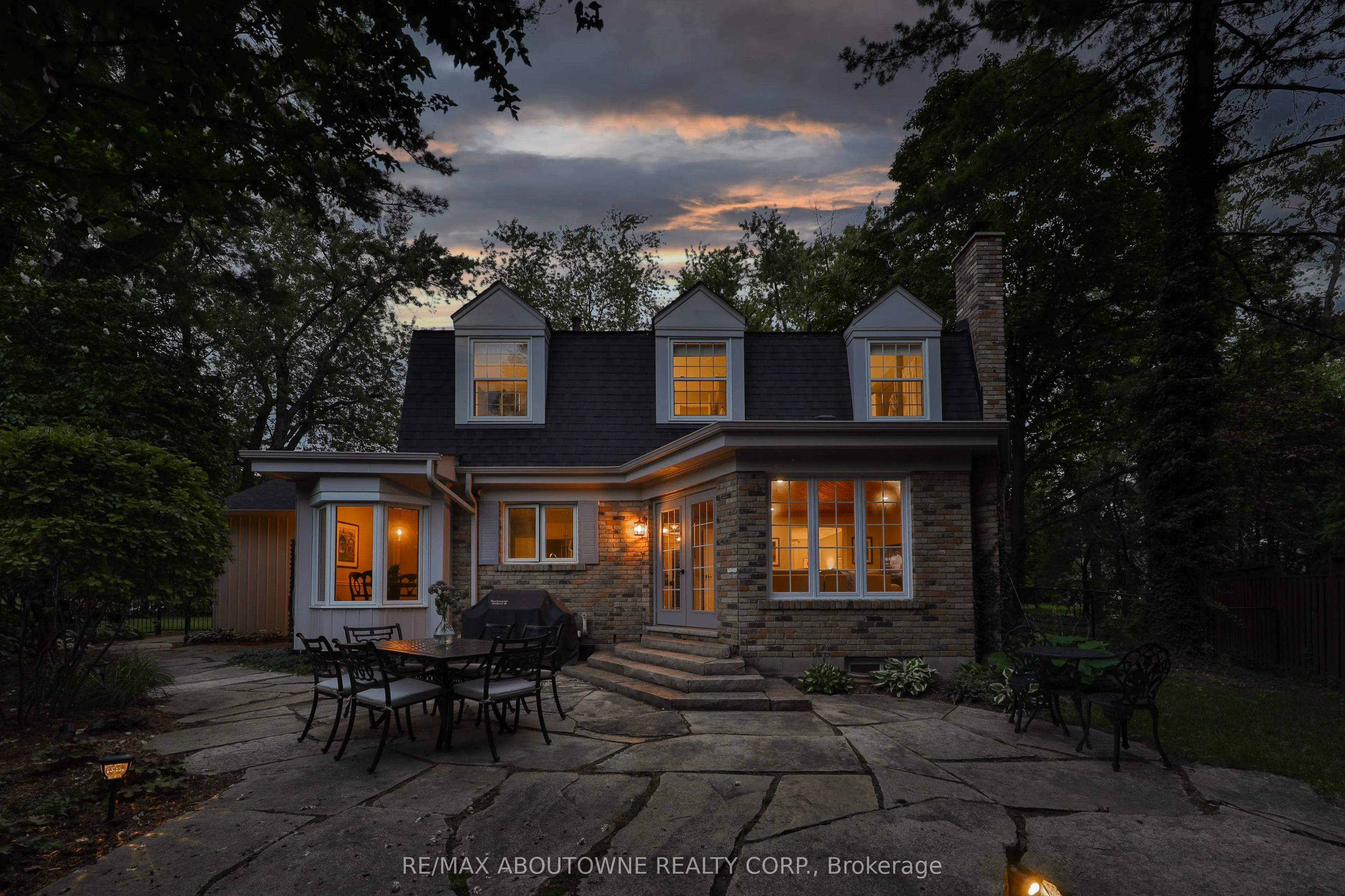 206 Rossmore Boulevard