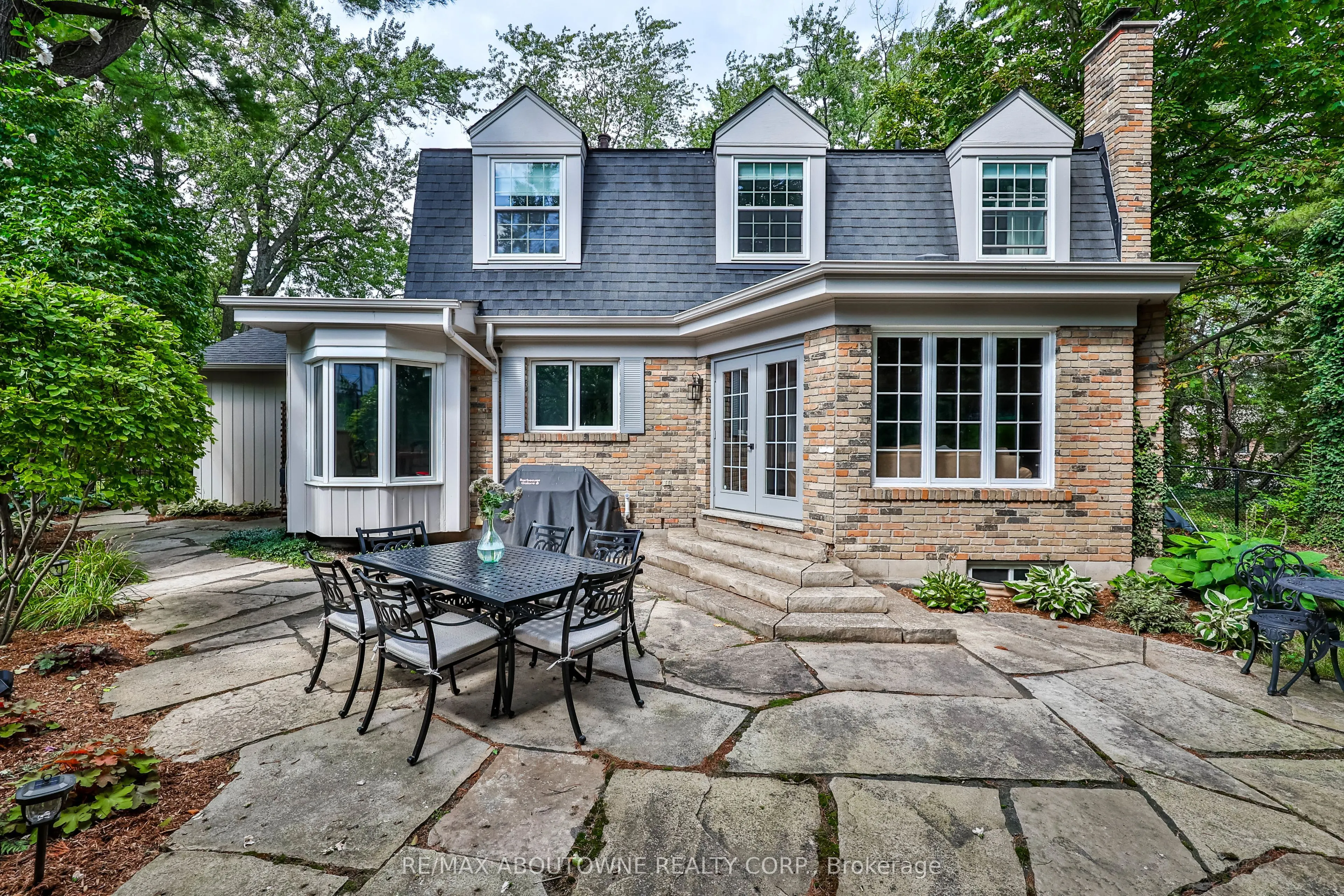 206 Rossmore Boulevard