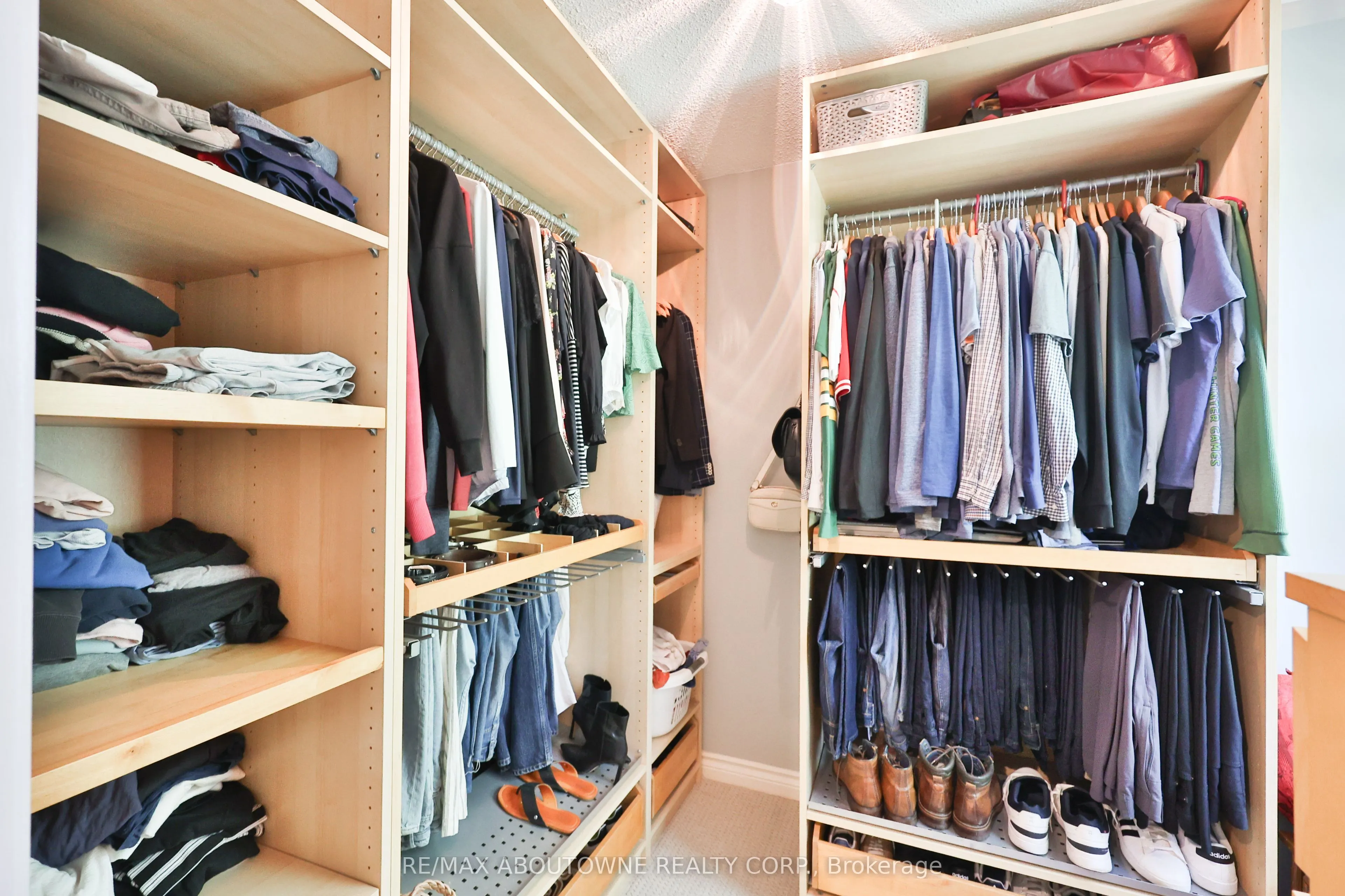 206 Rossmore Boulevard