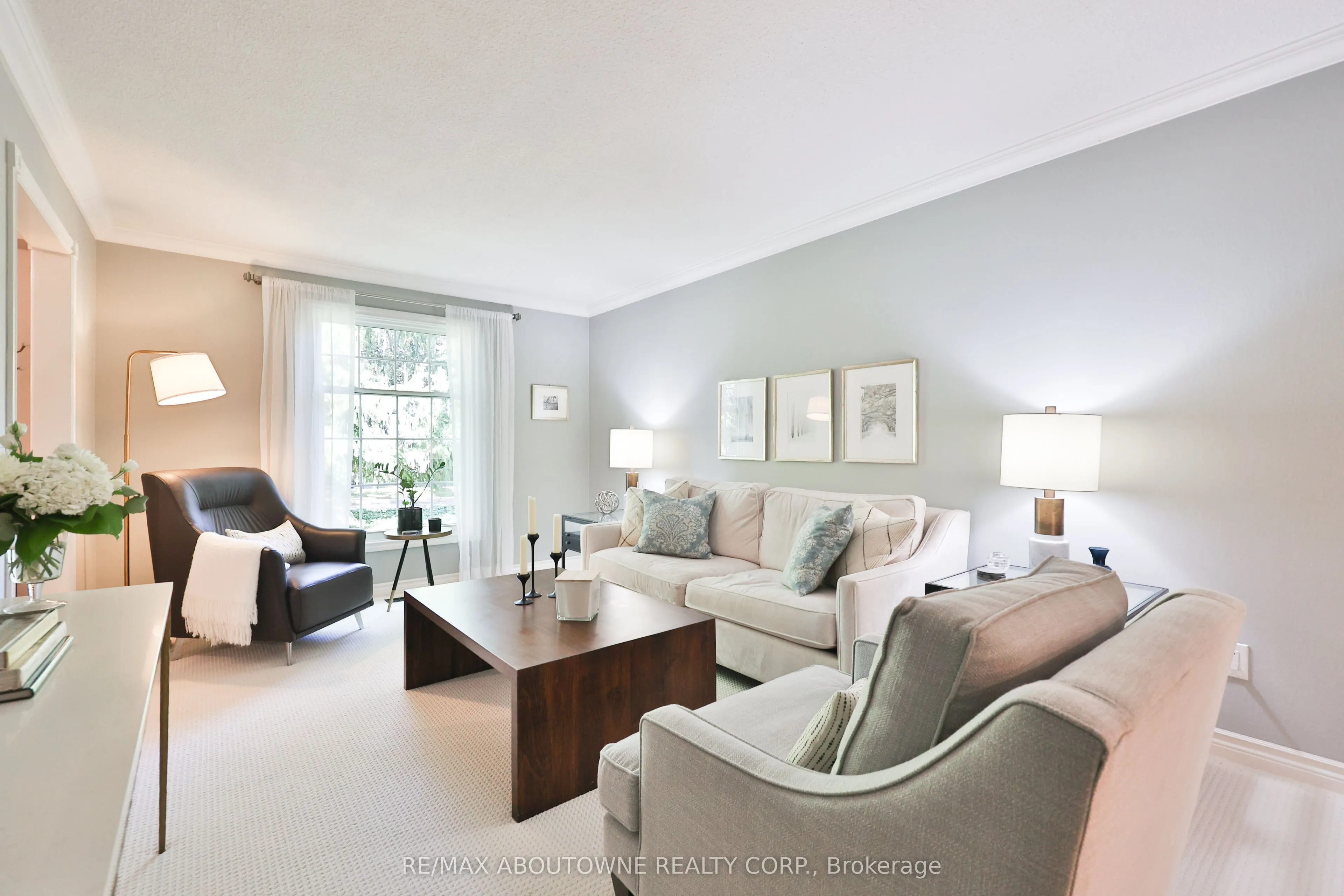 206 Rossmore Boulevard