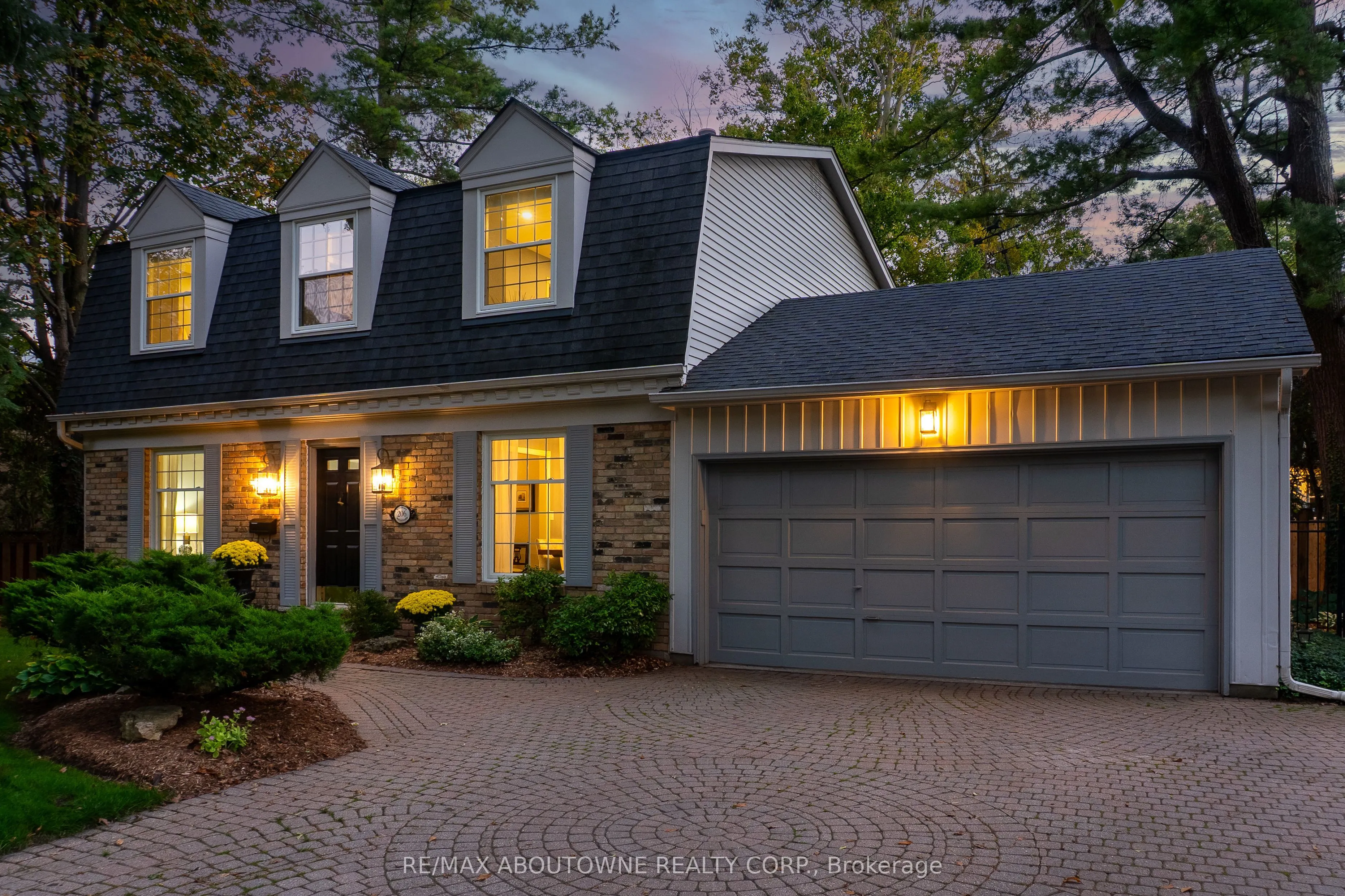 206 Rossmore Boulevard