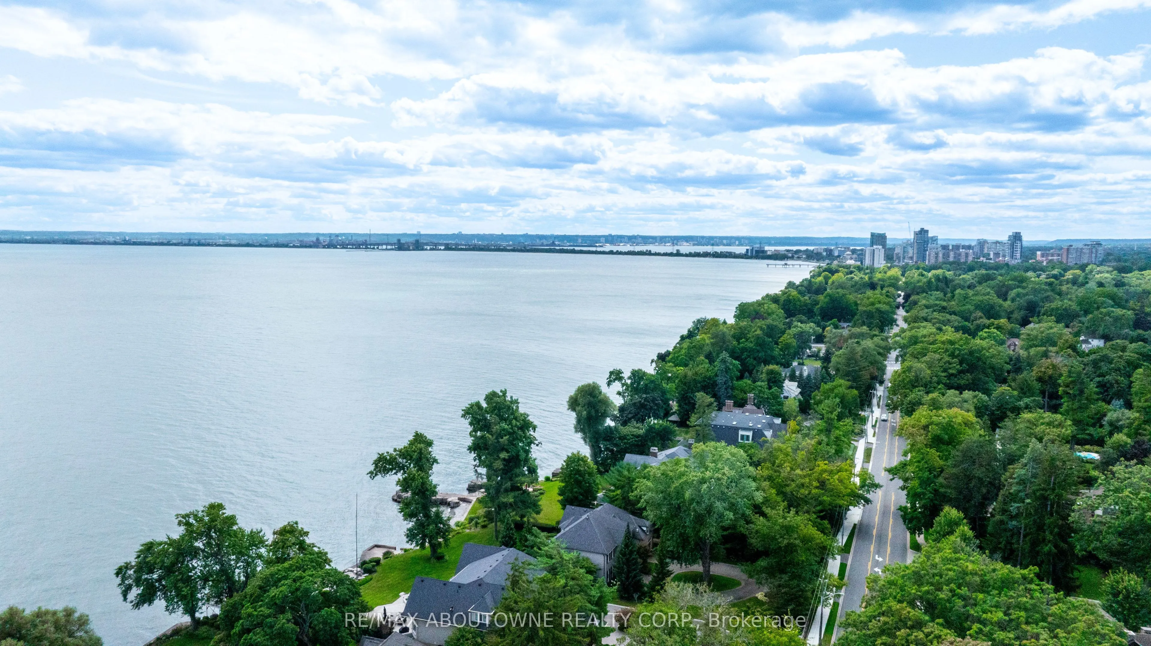 206 Rossmore Boulevard