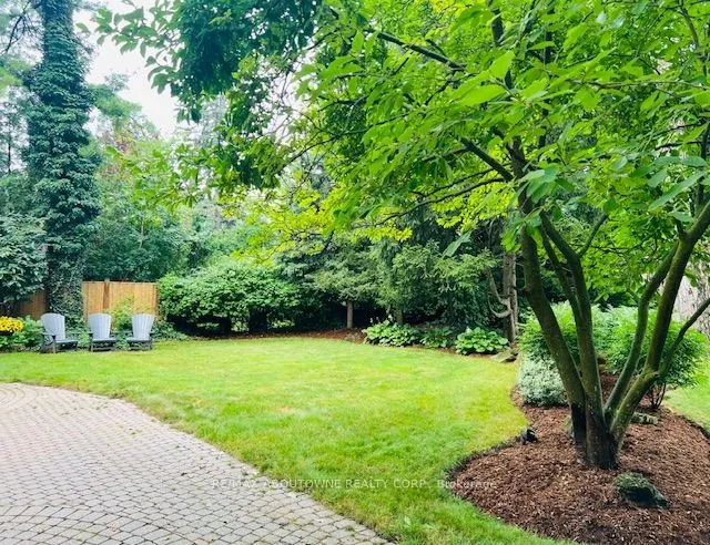 206 Rossmore Boulevard