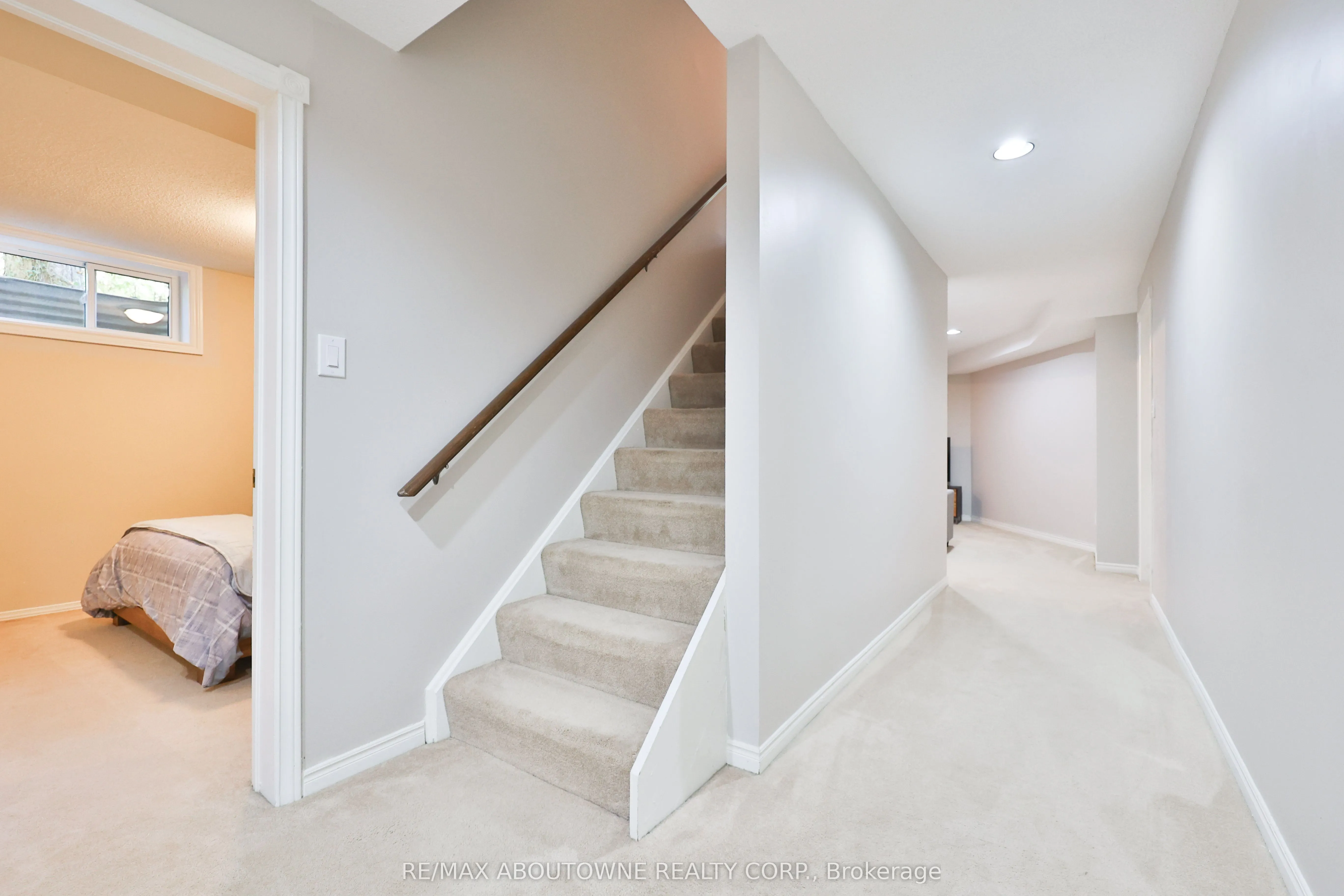 206 Rossmore Boulevard