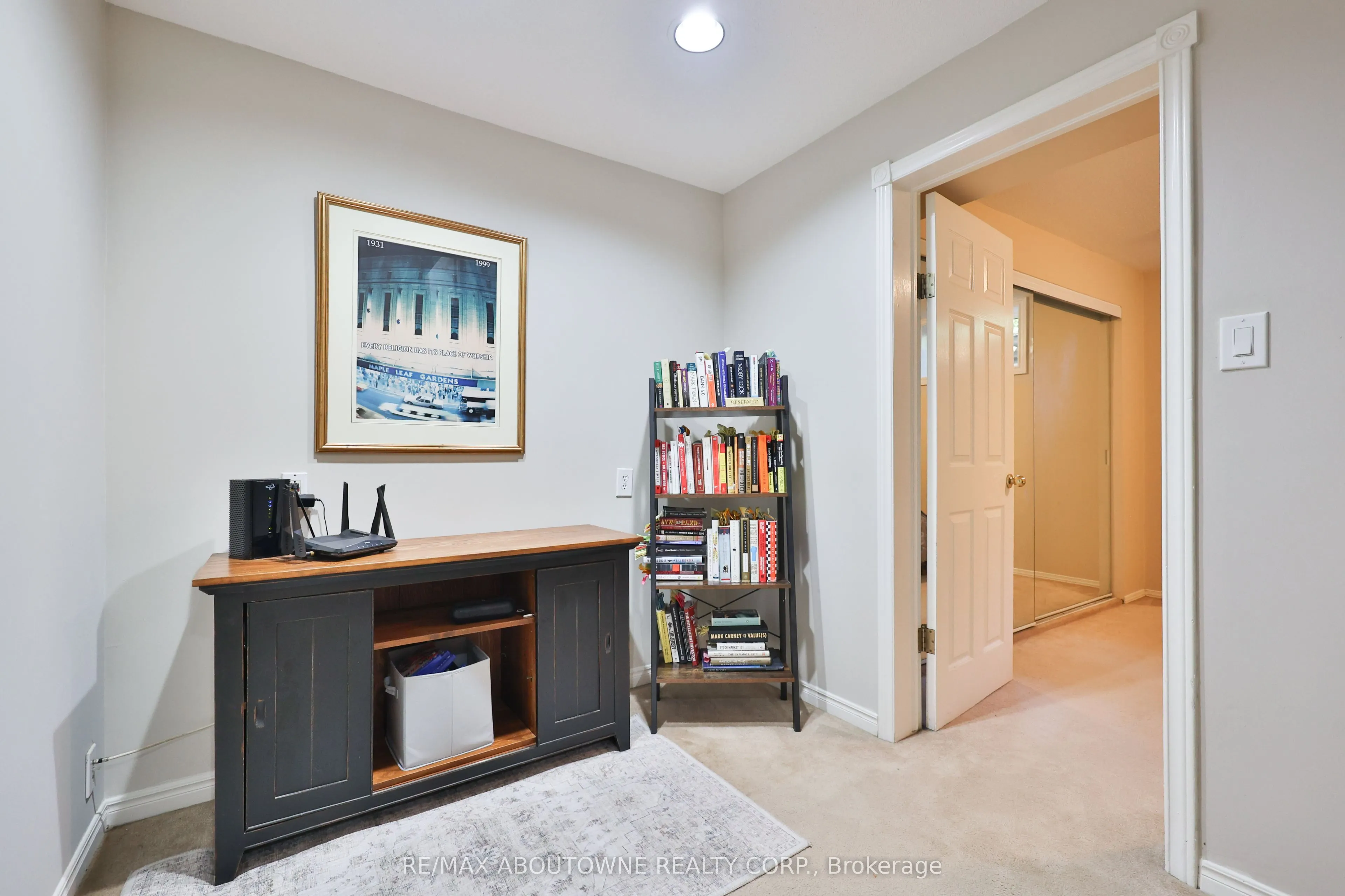 206 Rossmore Boulevard