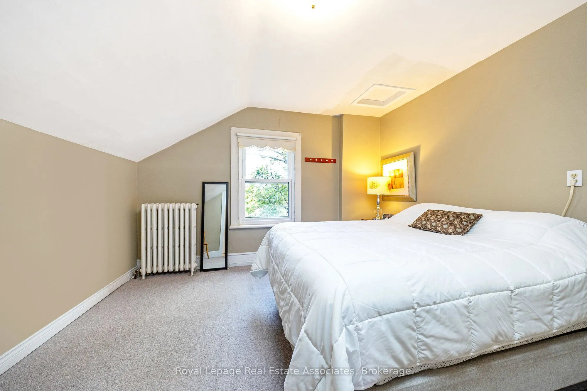 85 and 0 Guelph Street