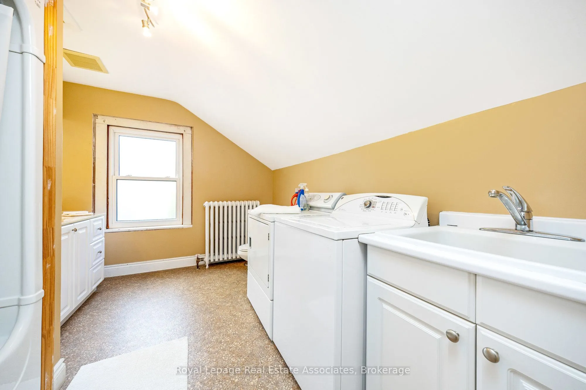 85 and 0 Guelph Street