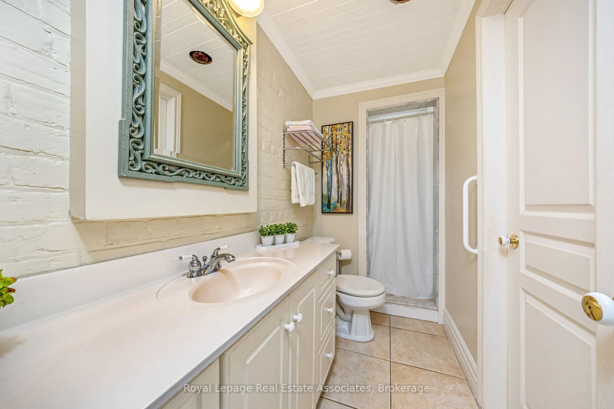 85 and 0 Guelph Street