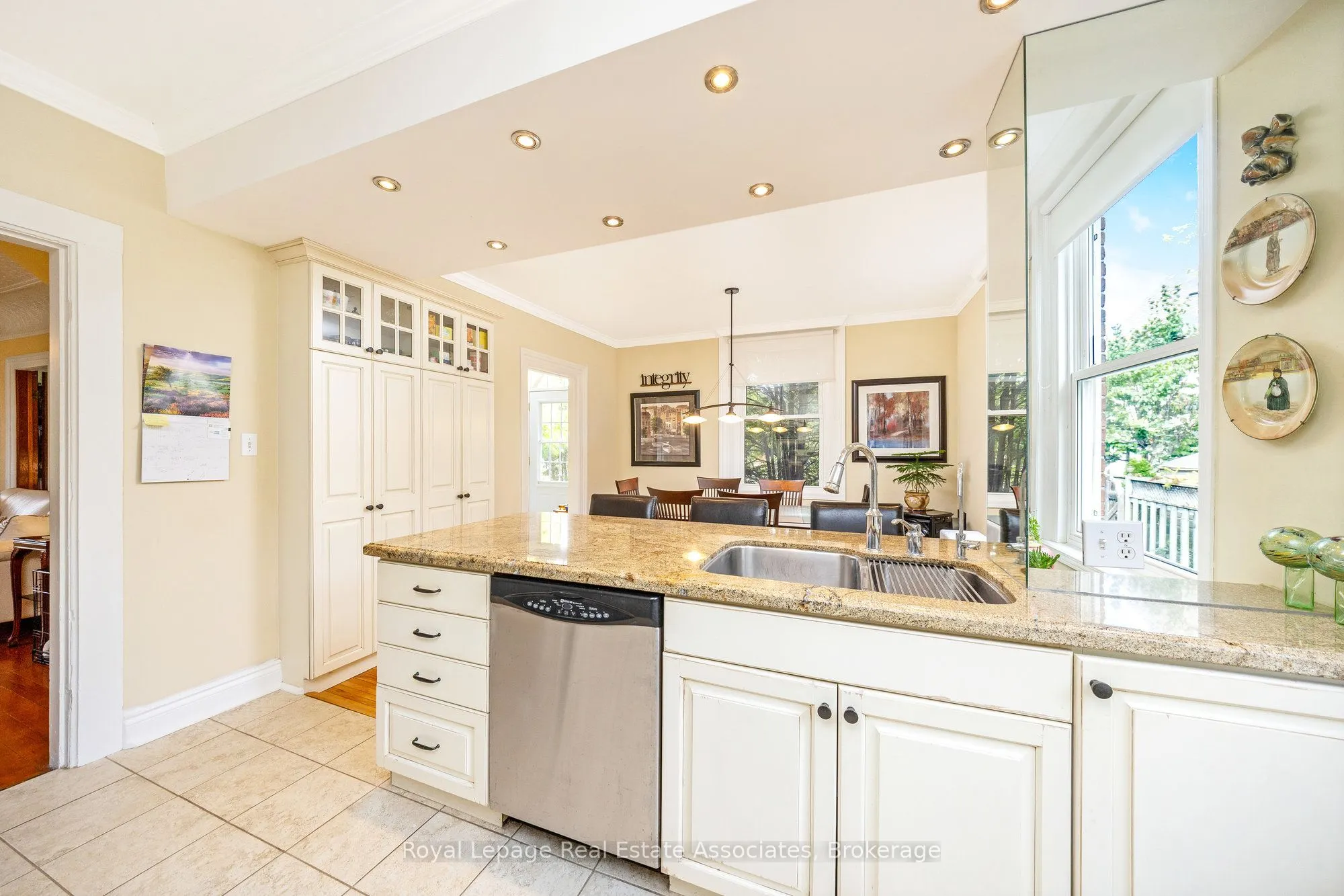 85 and 0 Guelph Street