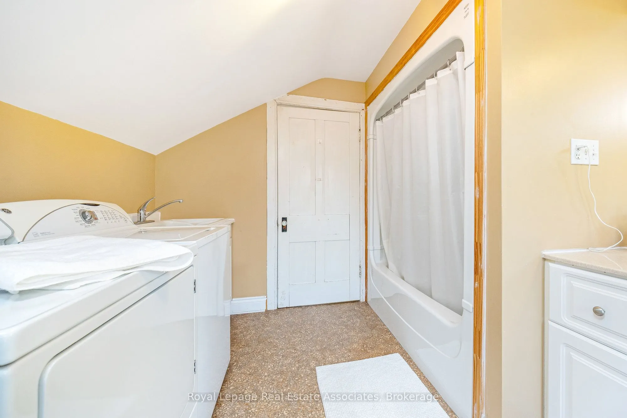 85 and 0 Guelph Street