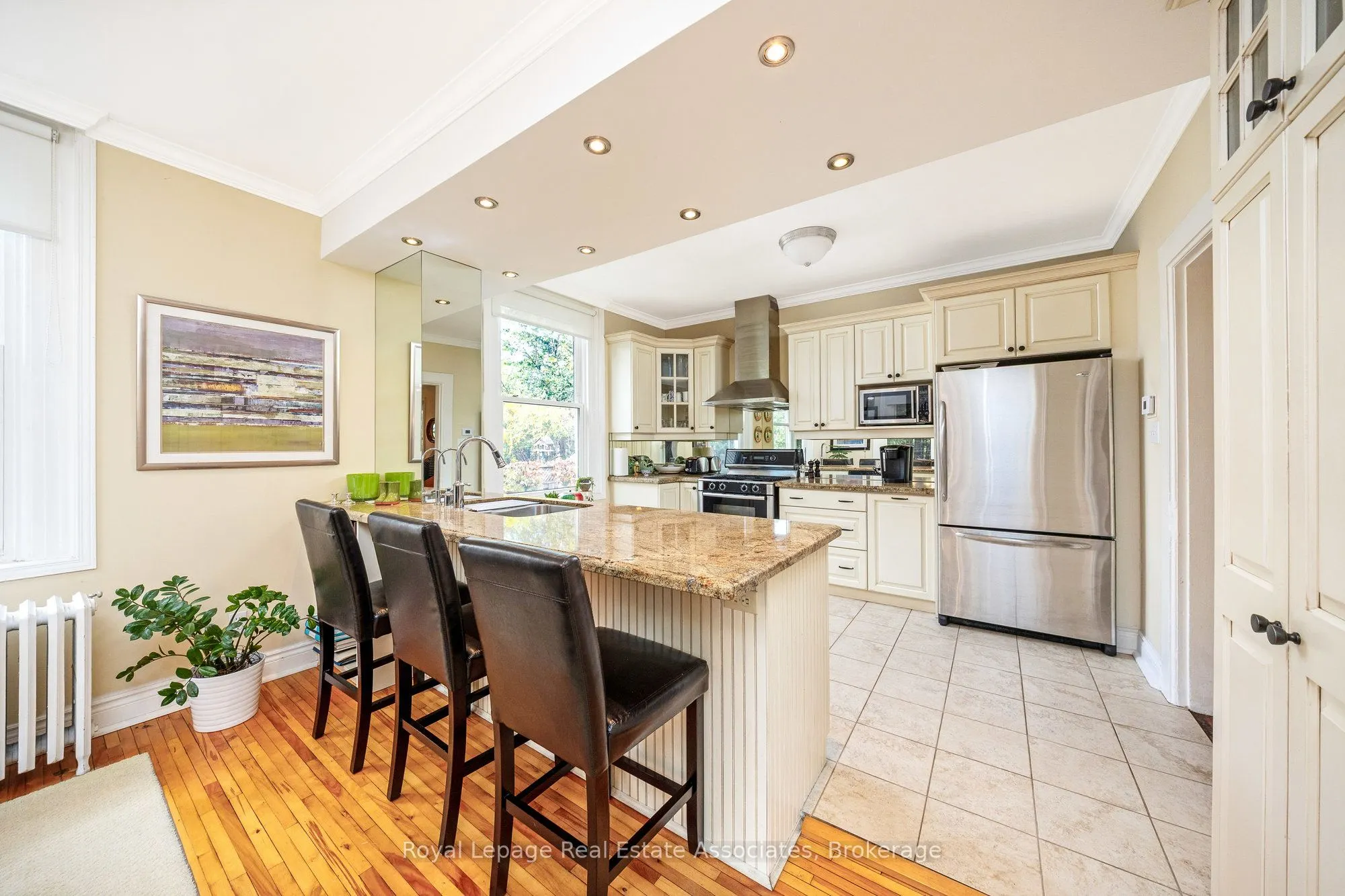 85 and 0 Guelph Street