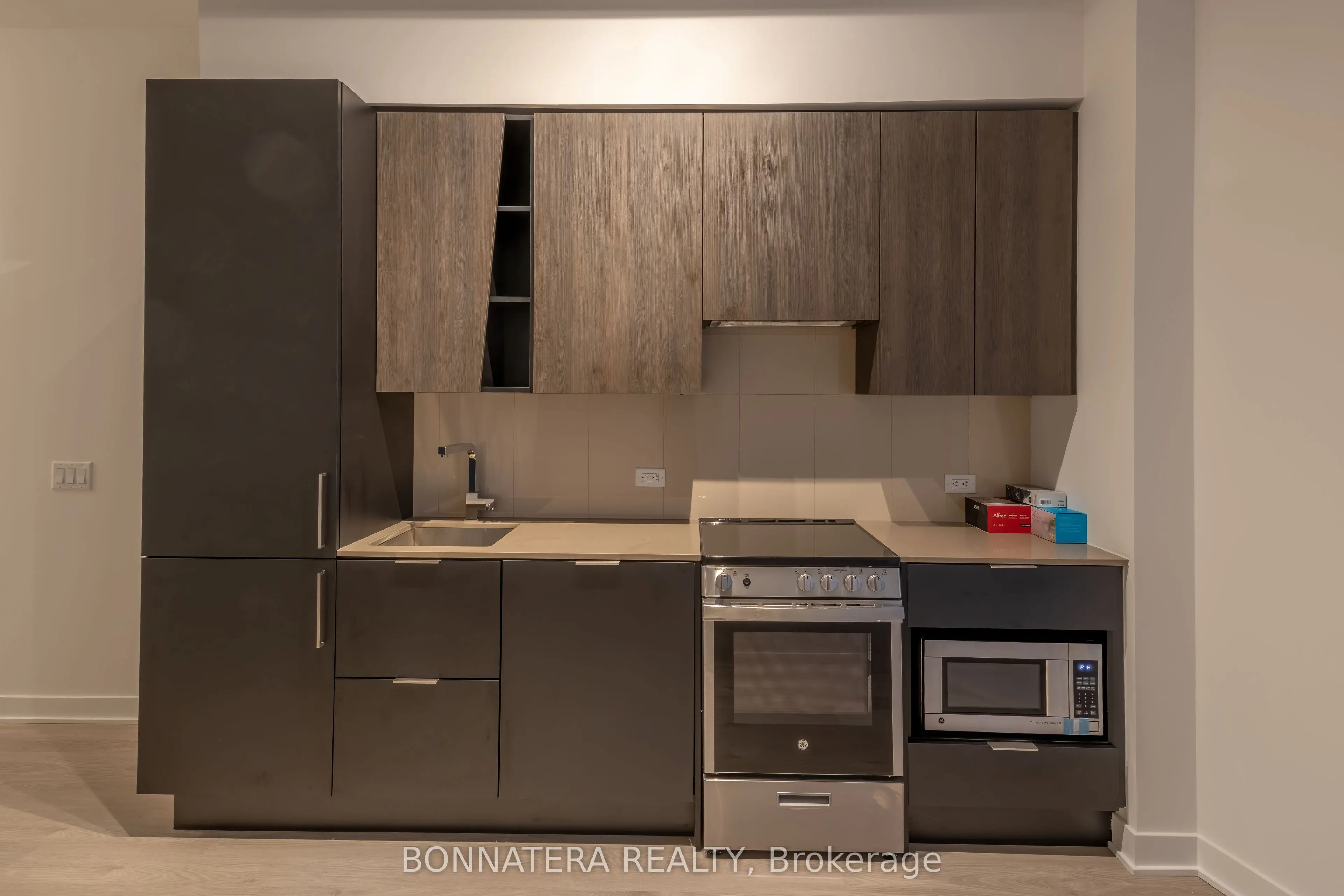 3900 Confederation Parkway, #320