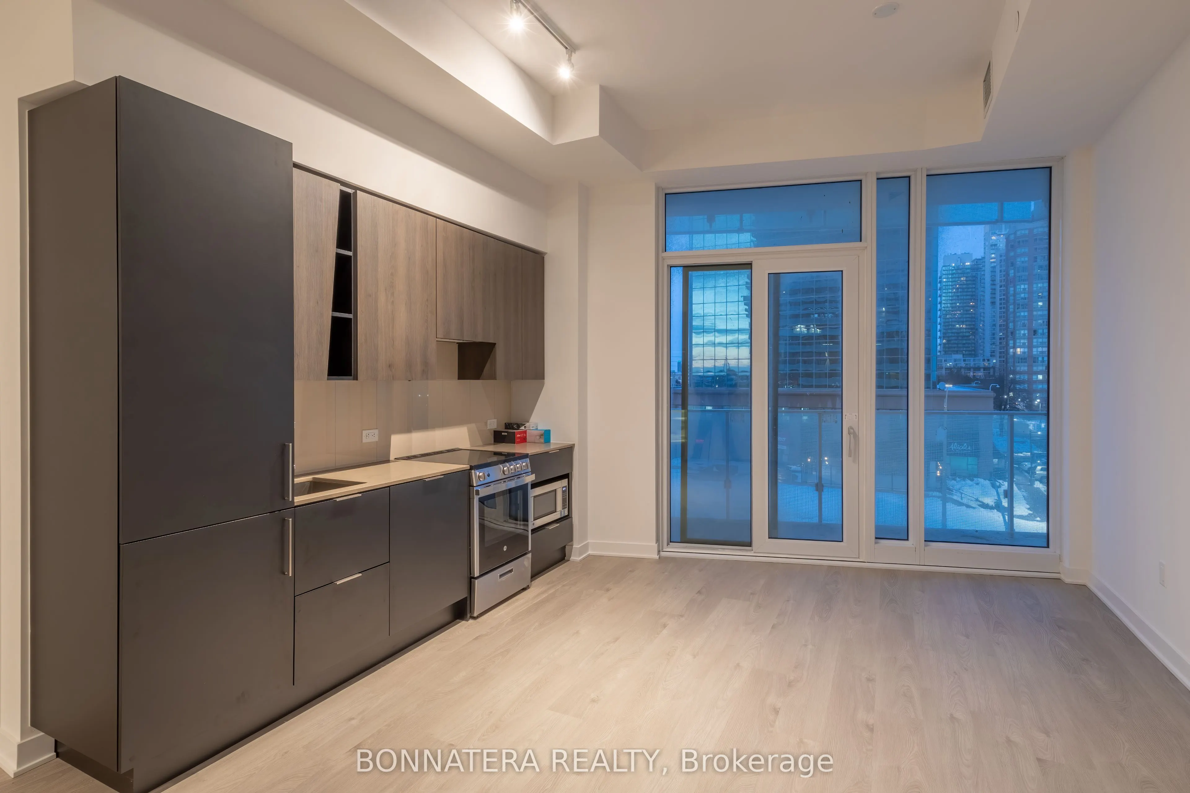 3900 Confederation Parkway, #320