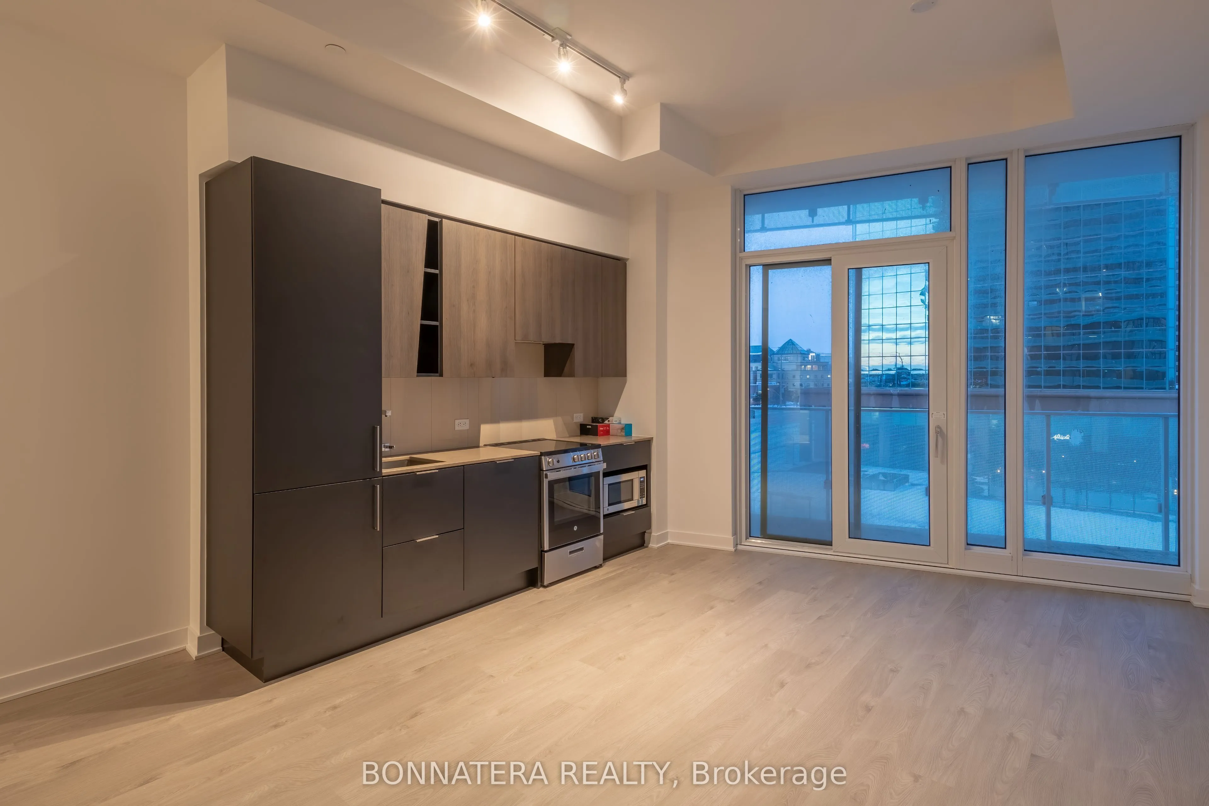 3900 Confederation Parkway, #320