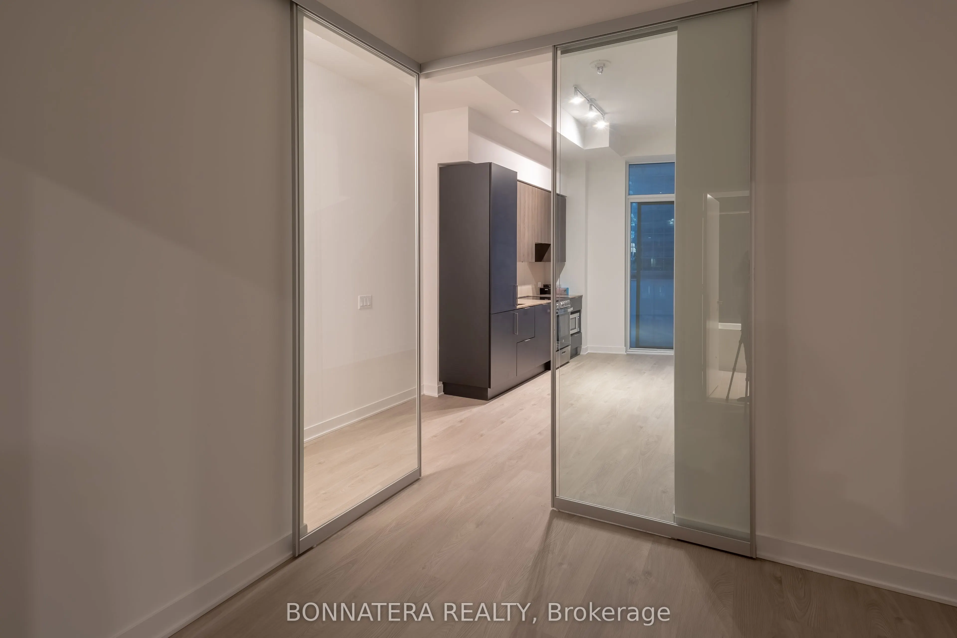 3900 Confederation Parkway, #320