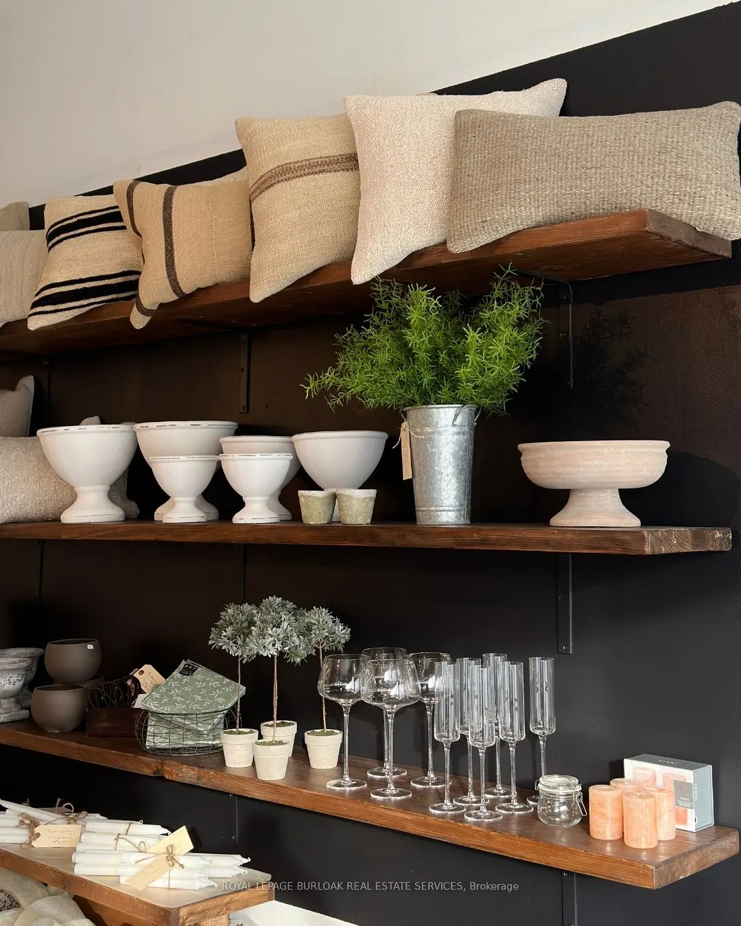 3130 Dundas Street W