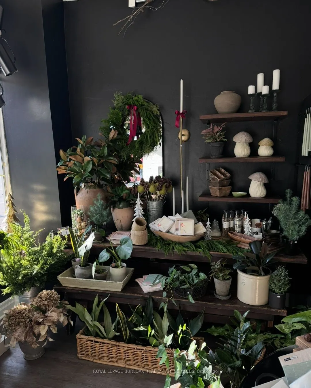 3130 Dundas Street W